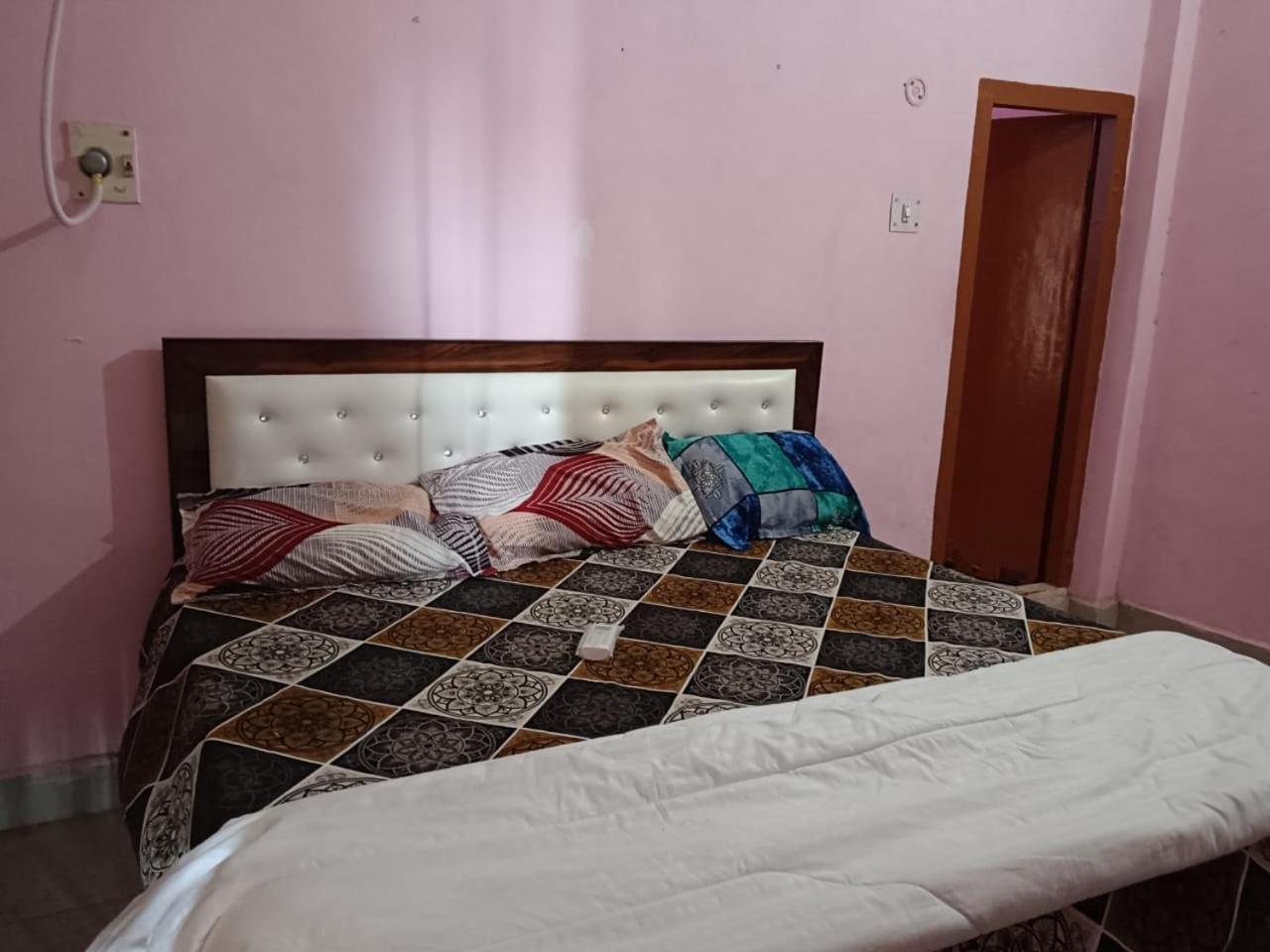 Hotel Ram Priya Bhawan Ram Mandir 200 Meetar Ayodhya