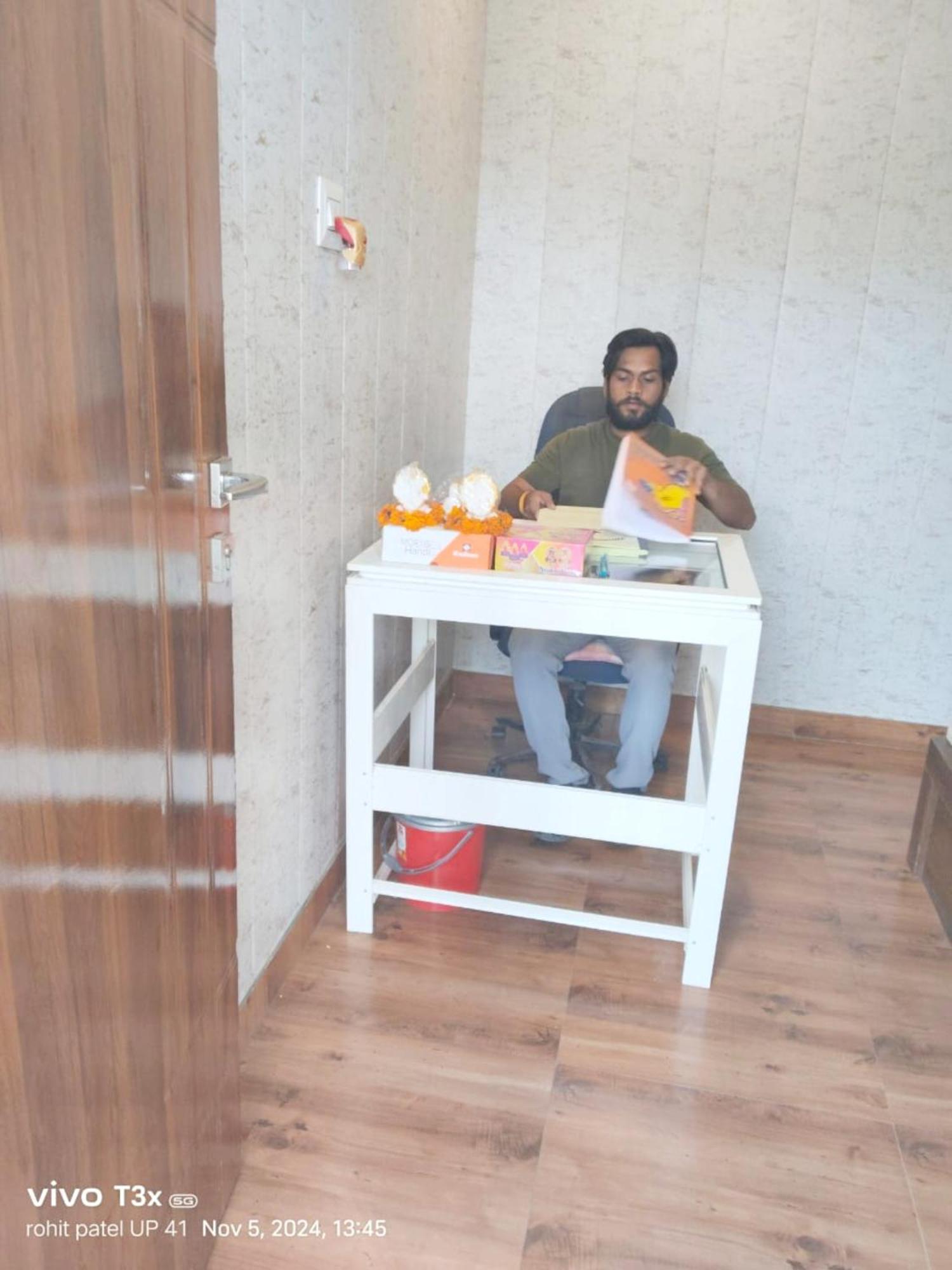 Vatika - Perfect Location With Comfortable