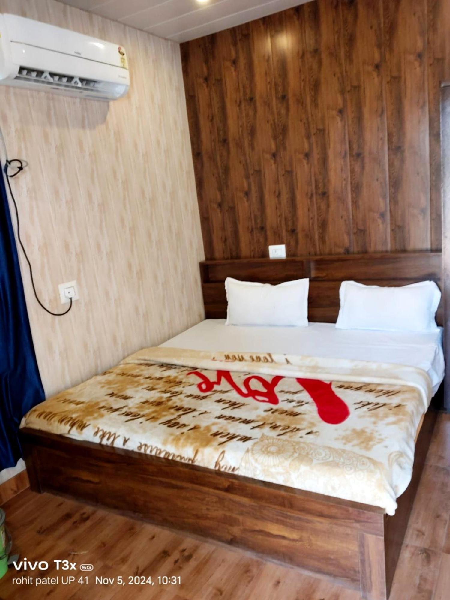 Vatika - Perfect Location With Comfortable * Ayodhya