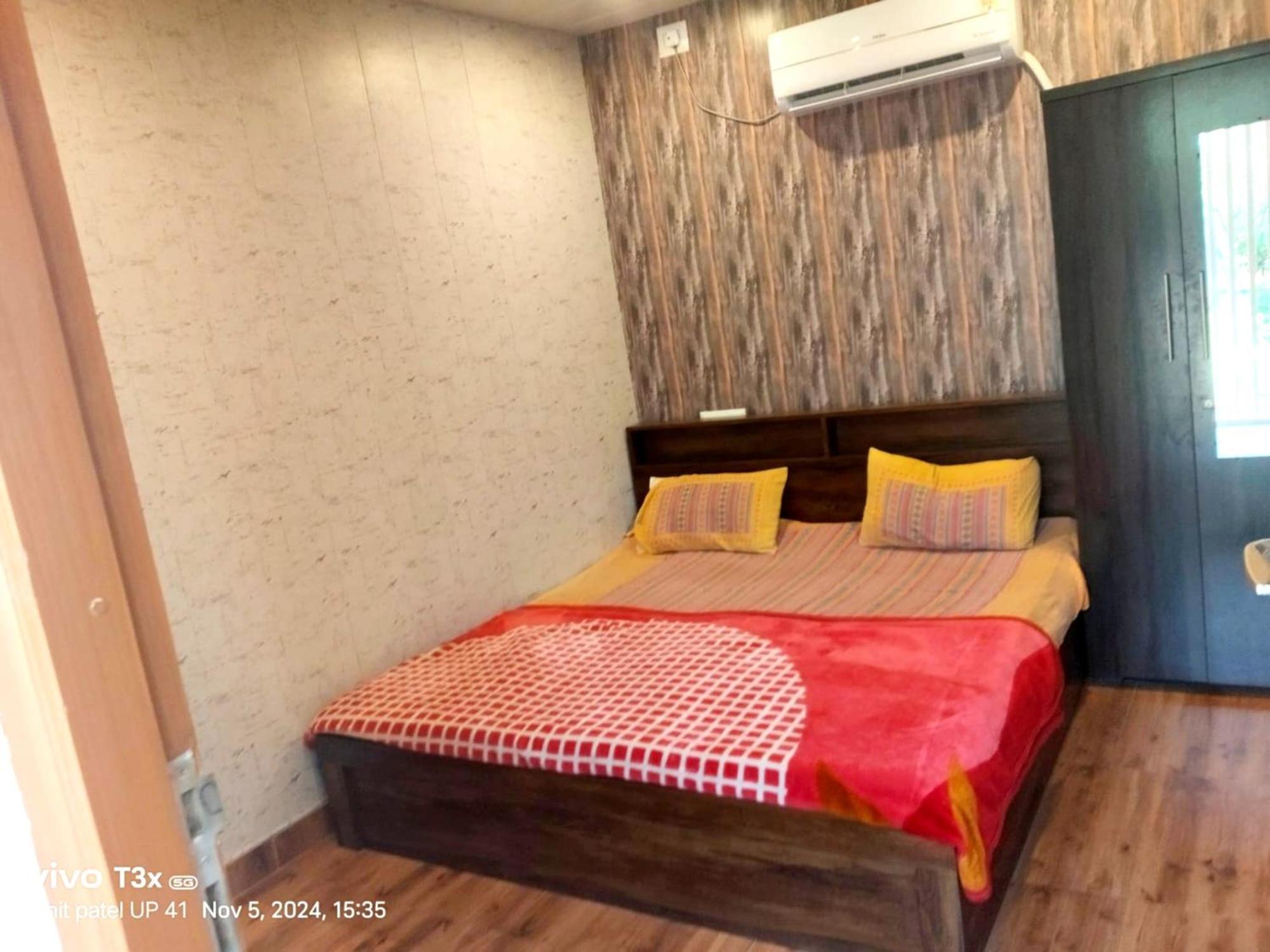 Guest house Vatika - Perfect Location With Comfortable