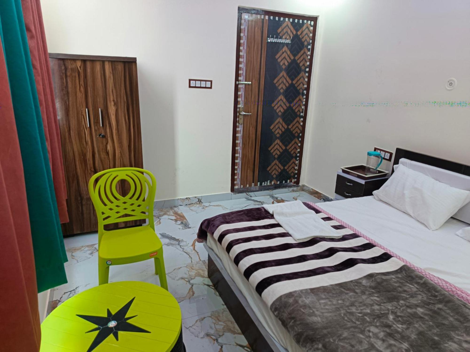 Homestay New Residency Palace *