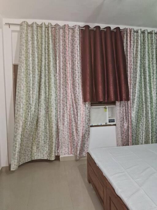 Apartment Radha Swami At *