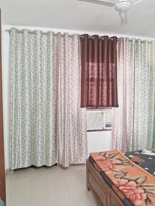 Apartment Radha Swami At *