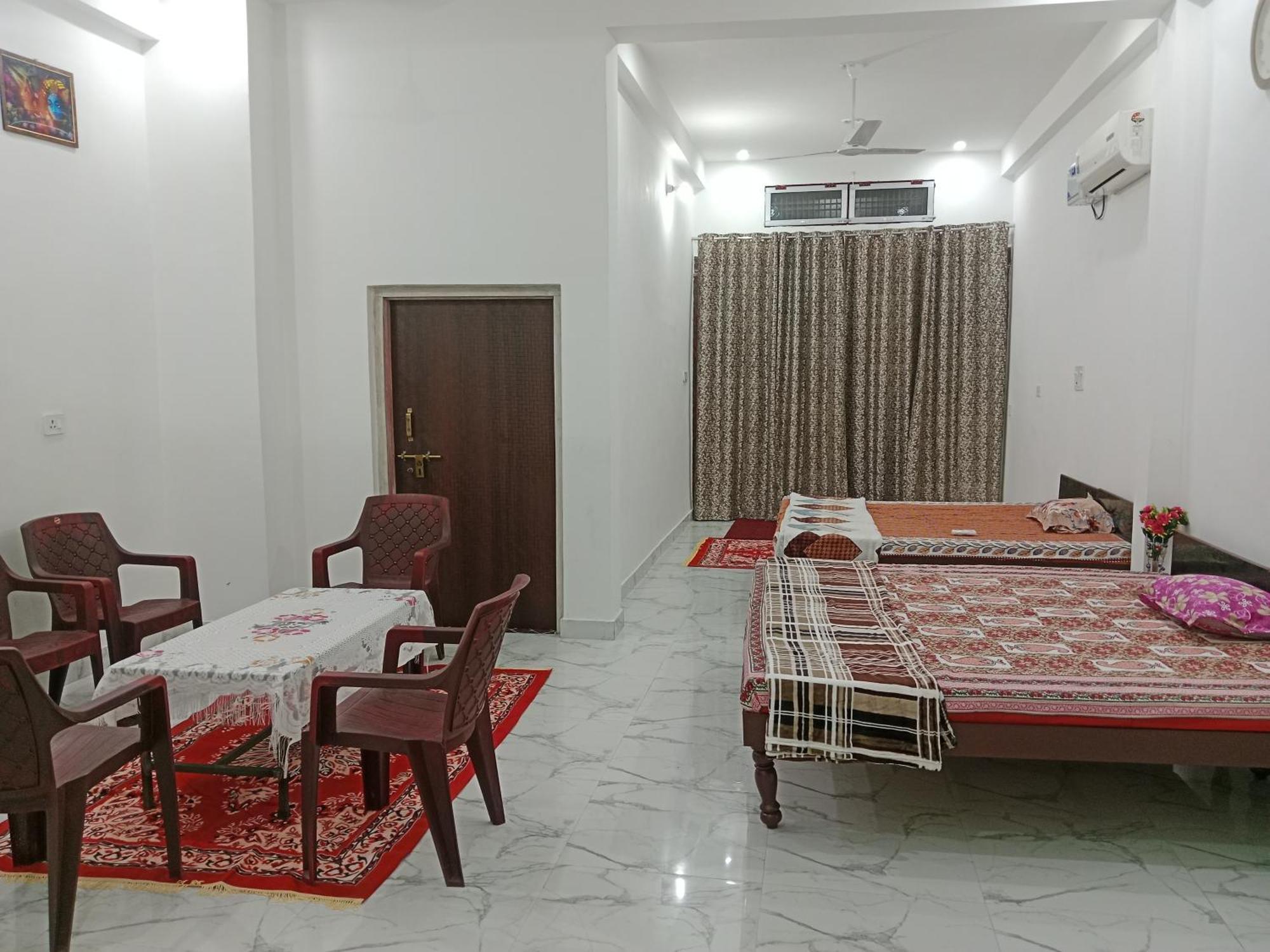 Homestay Laddoo Gopal Ayodhya