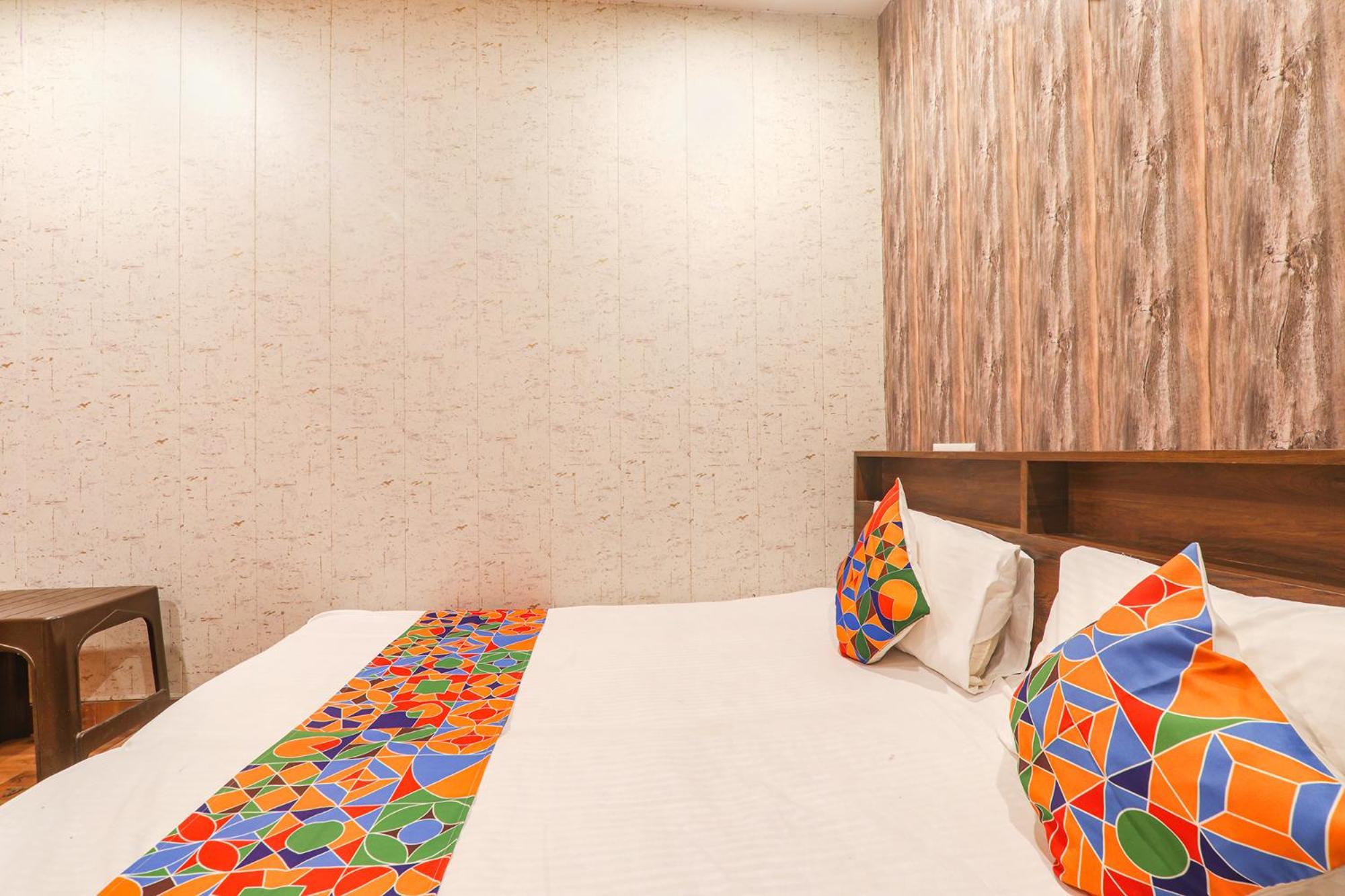 Fabexpress Vatika Guest house Ayodhya