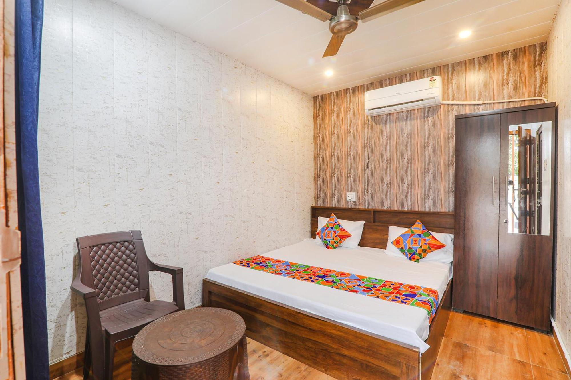 Fabexpress Vatika Guest house Ayodhya