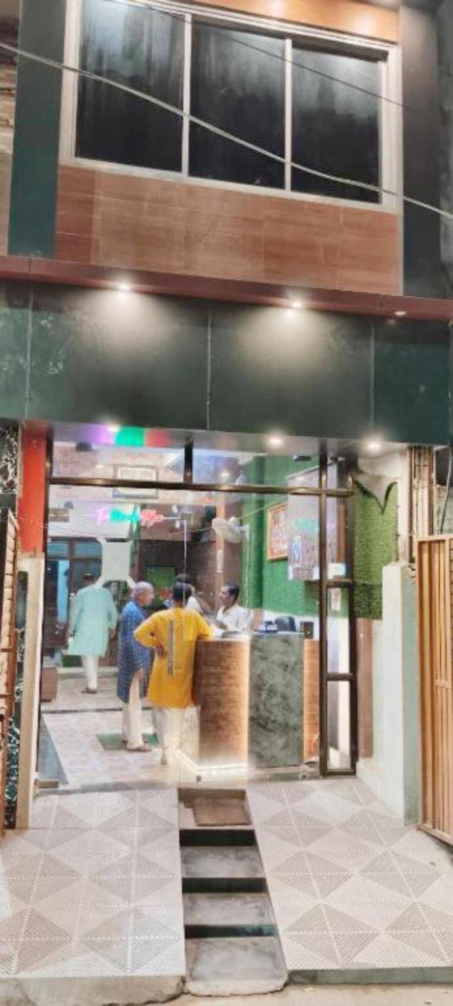Hotel The Nirmala Palace - - Near-ram-janmabhoomi-and-ayodhya-ram-mandir-with-parking-and-restaurant-facilities - Best In Ayodhya