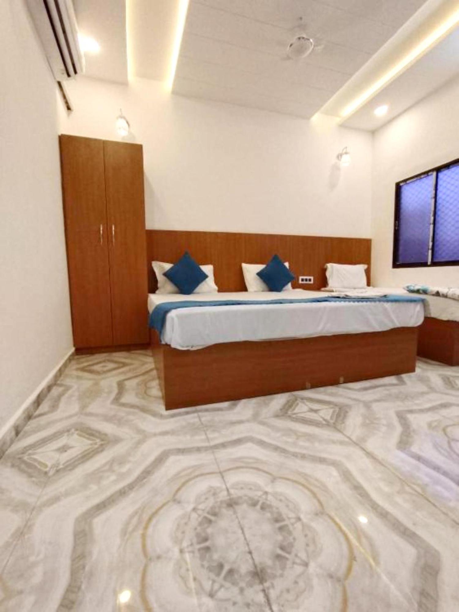 The Nirmala Palace - - Near-ram-janmabhoomi-and-ayodhya-ram-mandir-with-parking-and-restaurant-facilities - Best In