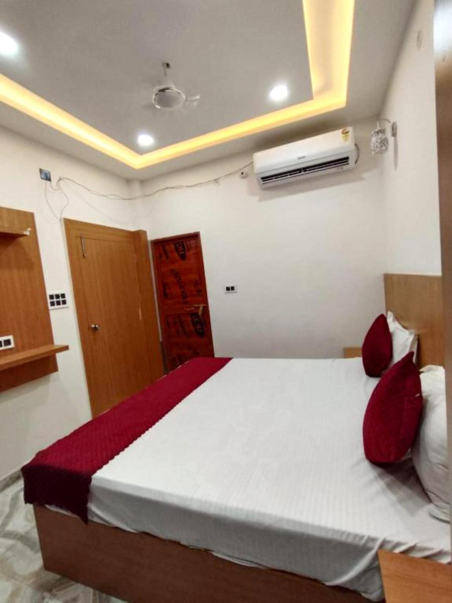 Hotel The Nirmala Palace - - Near-ram-janmabhoomi-and-ayodhya-ram-mandir-with-parking-and-restaurant-facilities - Best In 3*