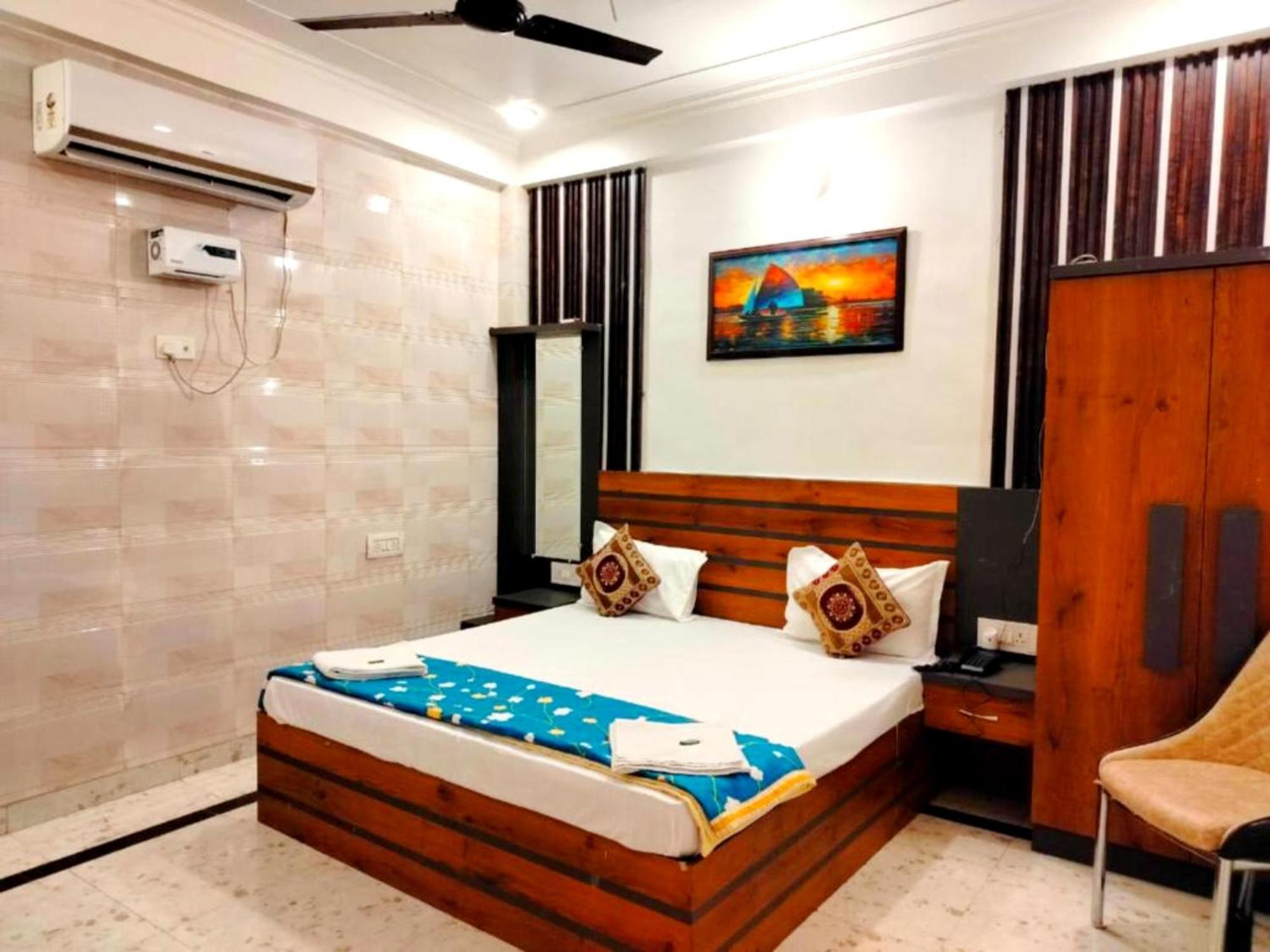 The Nirmala Palace - - Near-ram-janmabhoomi-and-ayodhya-ram-mandir-with-parking-and-restaurant-facilities - Best In Hotel