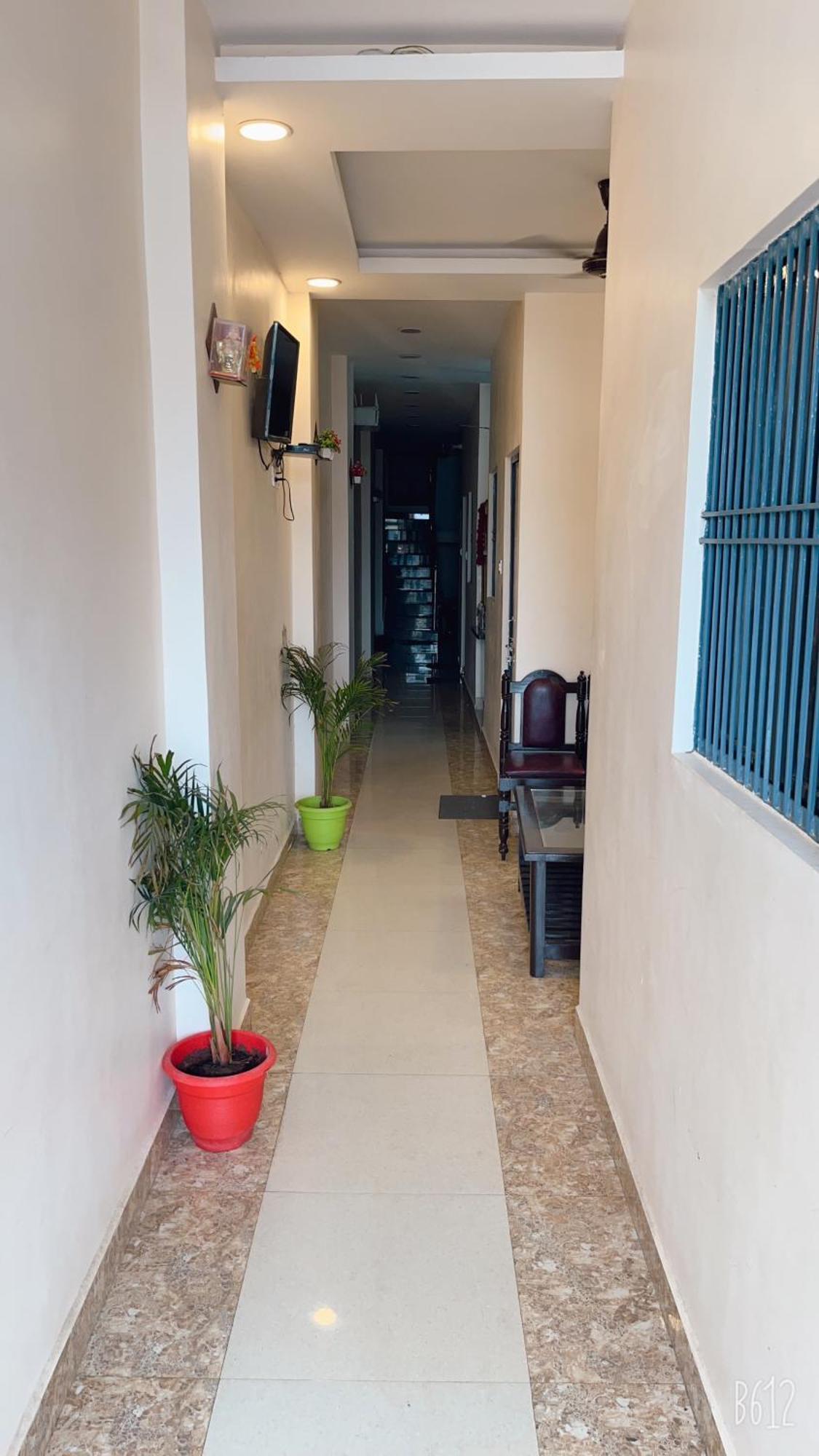 Hotel R K & Palace Near Ram Lalla Temple - 800 Meter 3*