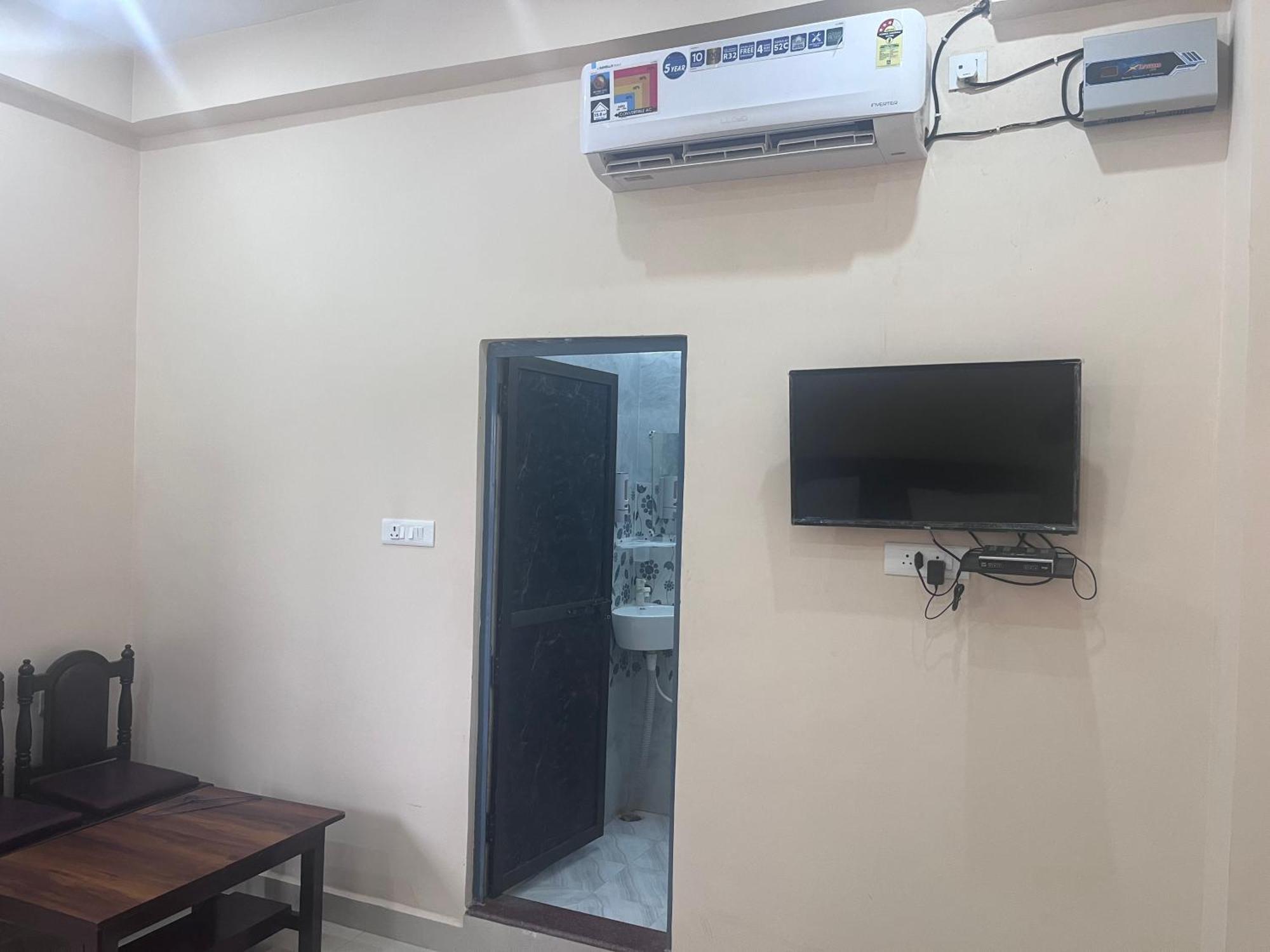 R K & Palace Near Ram Lalla Temple - 800 Meter Hotel 3*