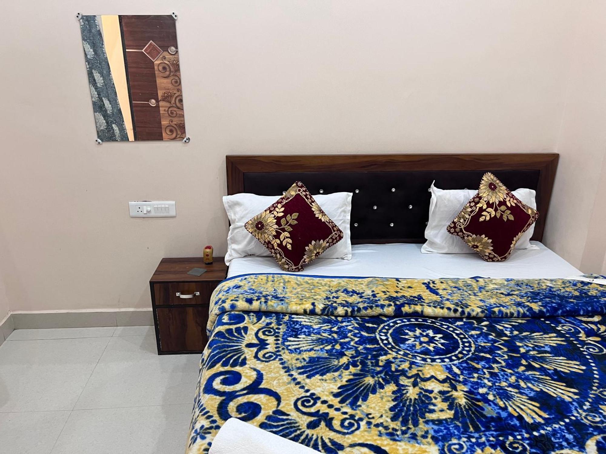 R K & Palace Near Ram Lalla Temple - 800 Meter Hotel Ayodhya