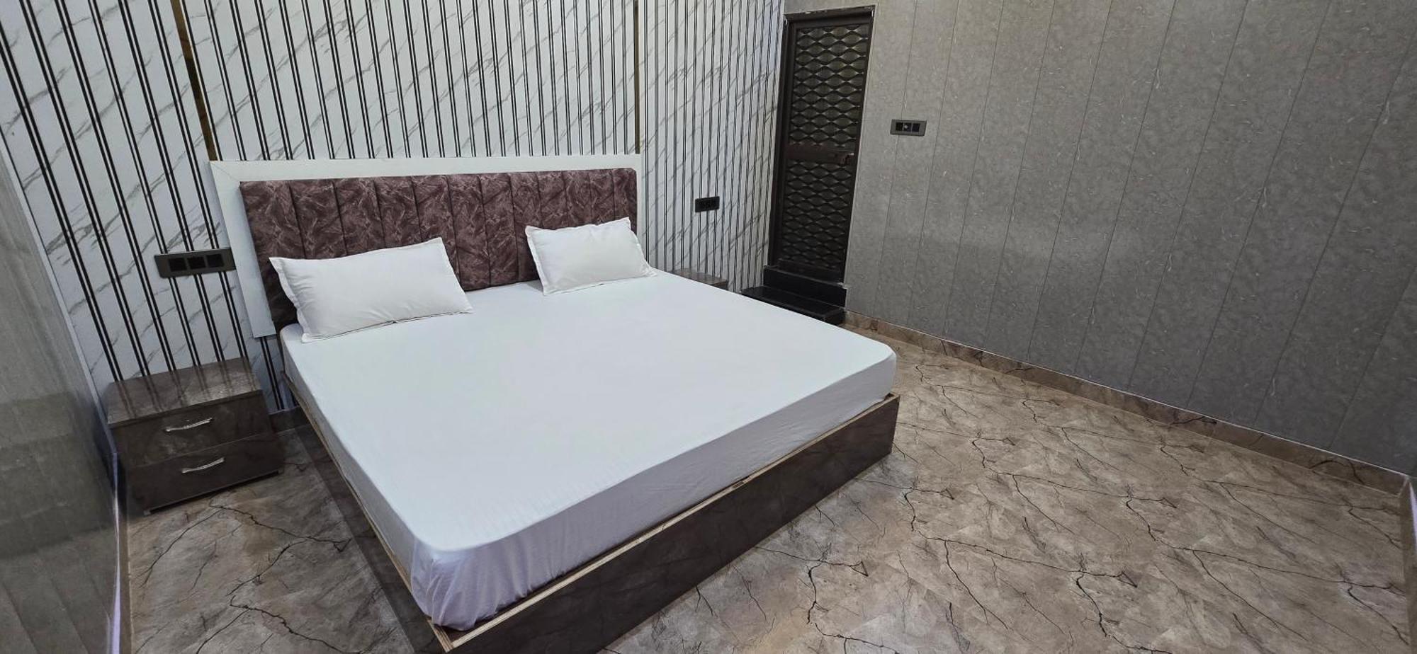 Hay Prabhu Guest house Ayodhya