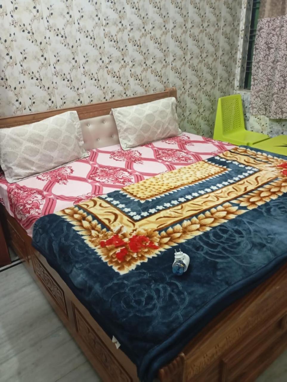 Homestay Radha Rani *