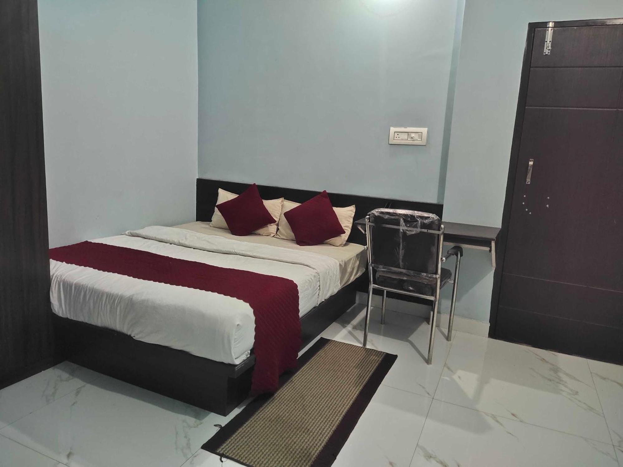O Aditya Suits Guest house Ayodhya