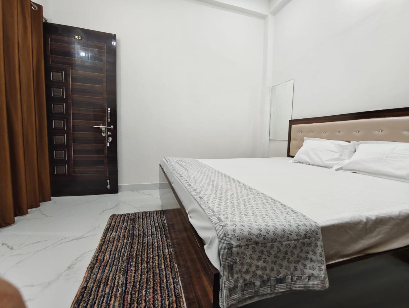 Homestay Bharat Raj By Grb *