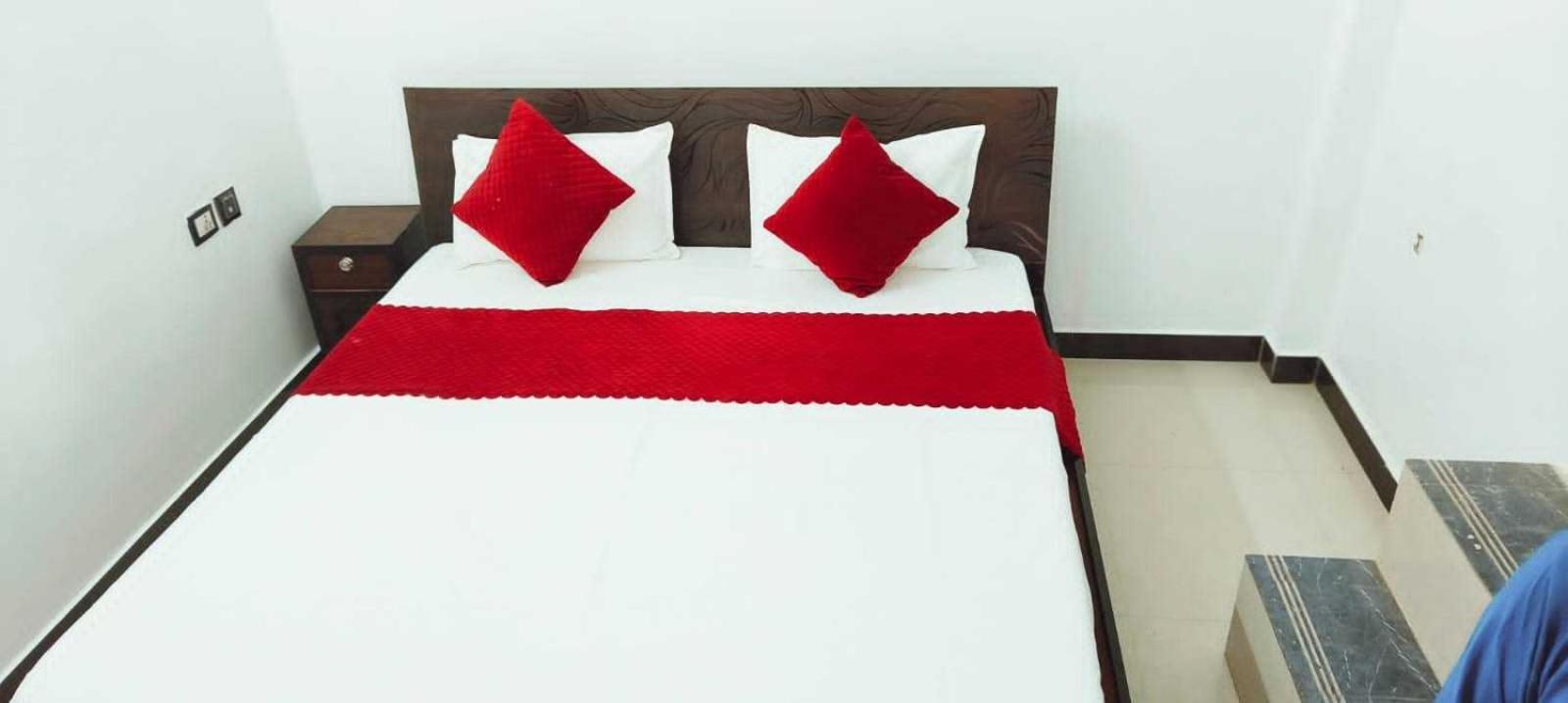 Fabhotel Om Palace Apartment Ayodhya
