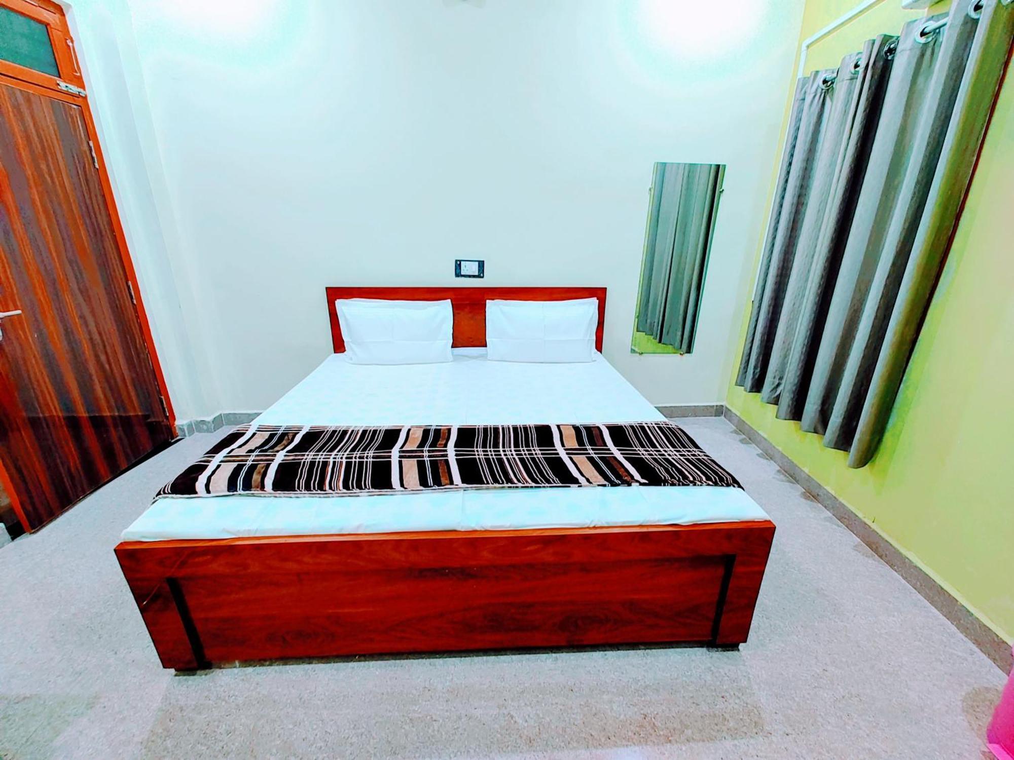 Hotel Raghukul Ayodhya