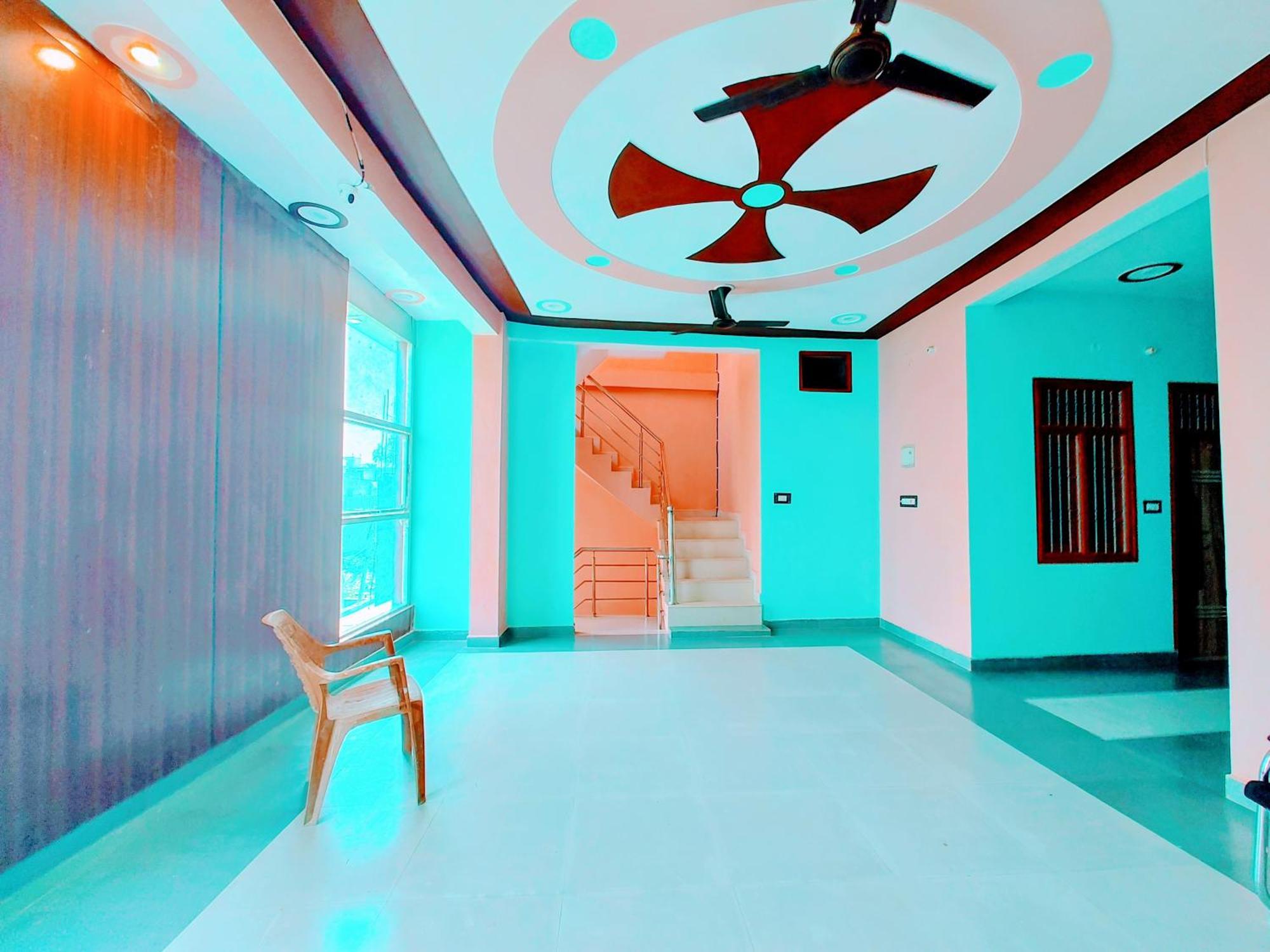 Raghukul Hotel 3*