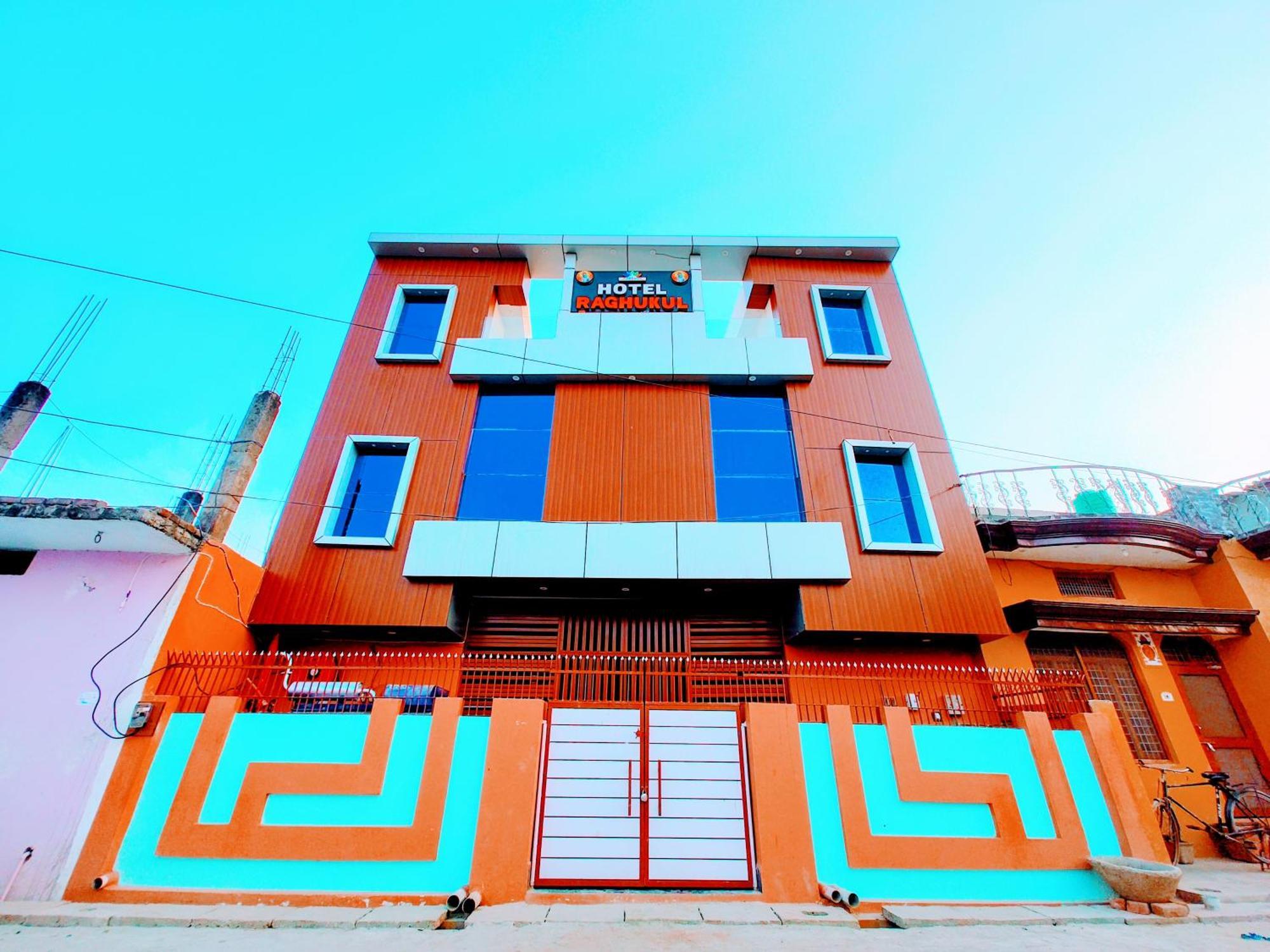 Raghukul Hotel 3*