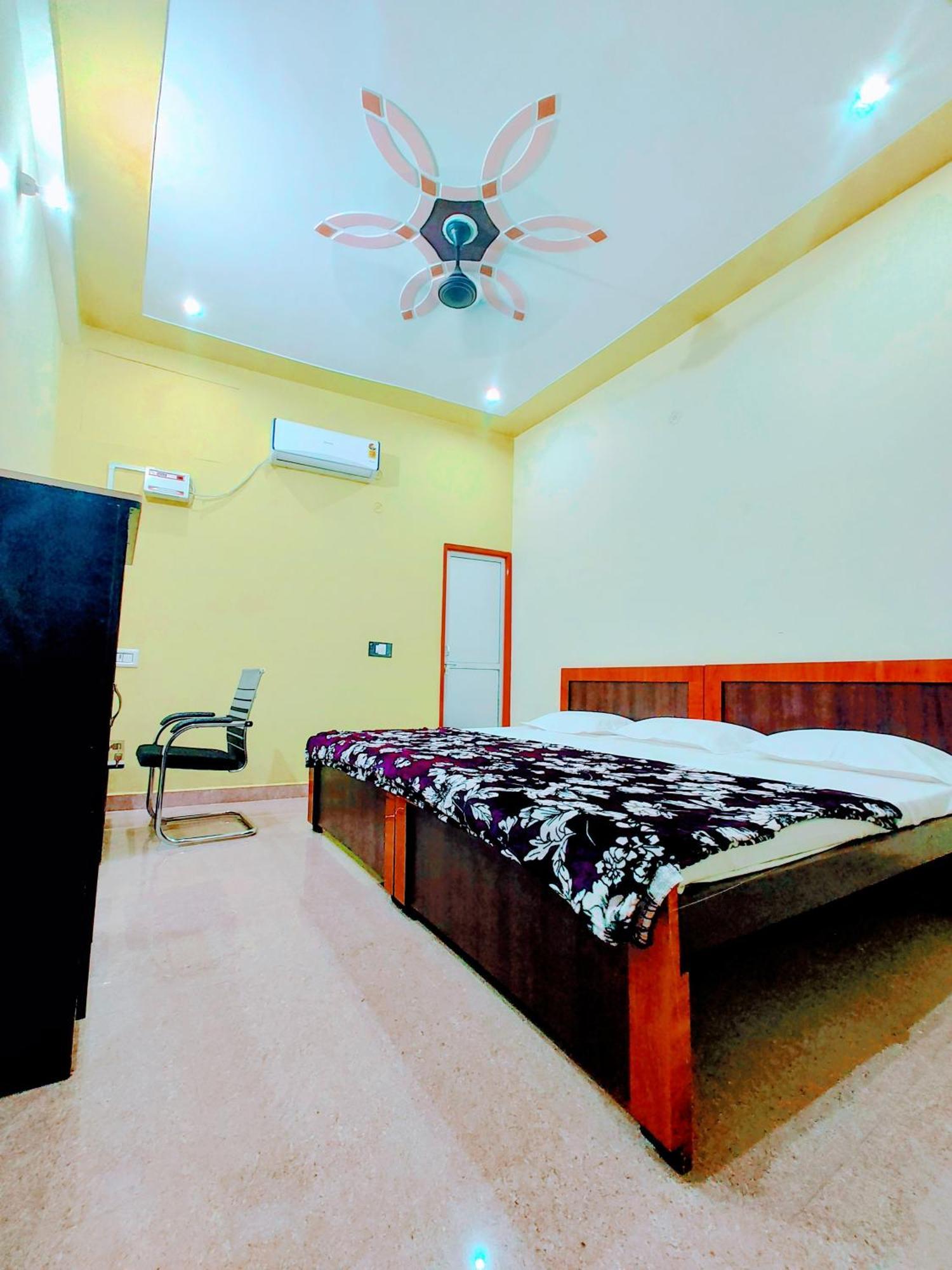 Raghukul Hotel Ayodhya