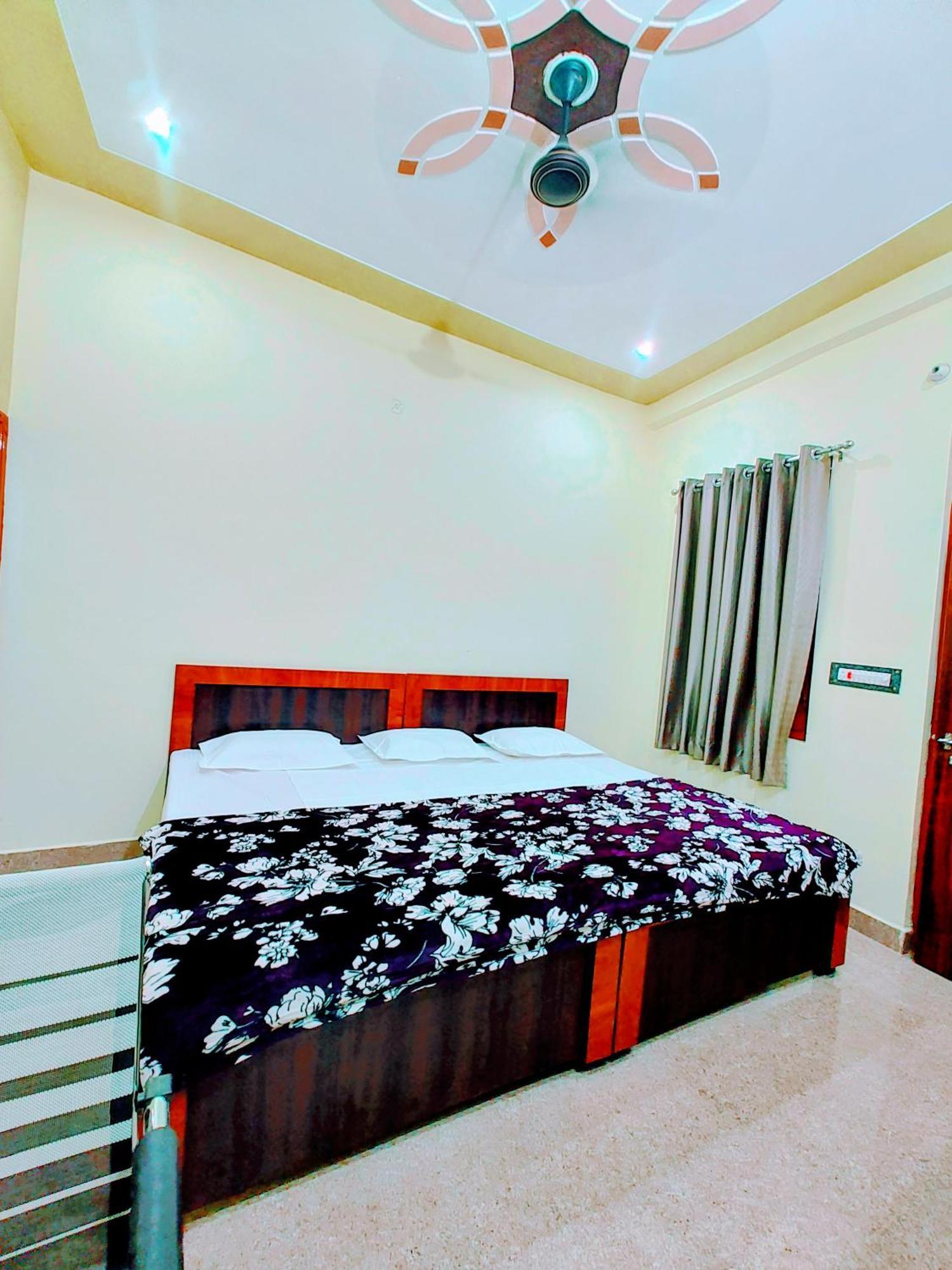 Hotel Raghukul Ayodhya