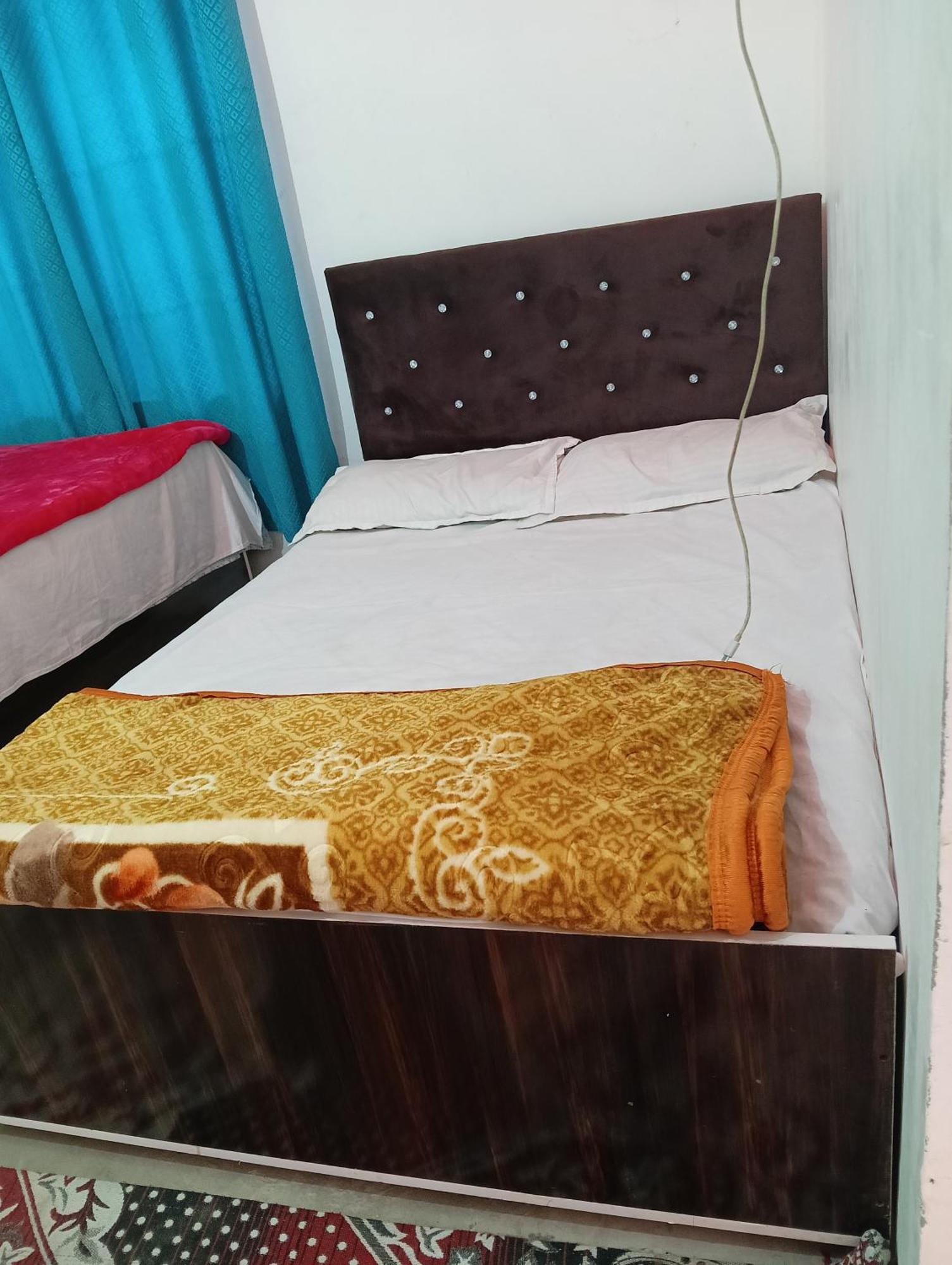 Surya Apartment *
