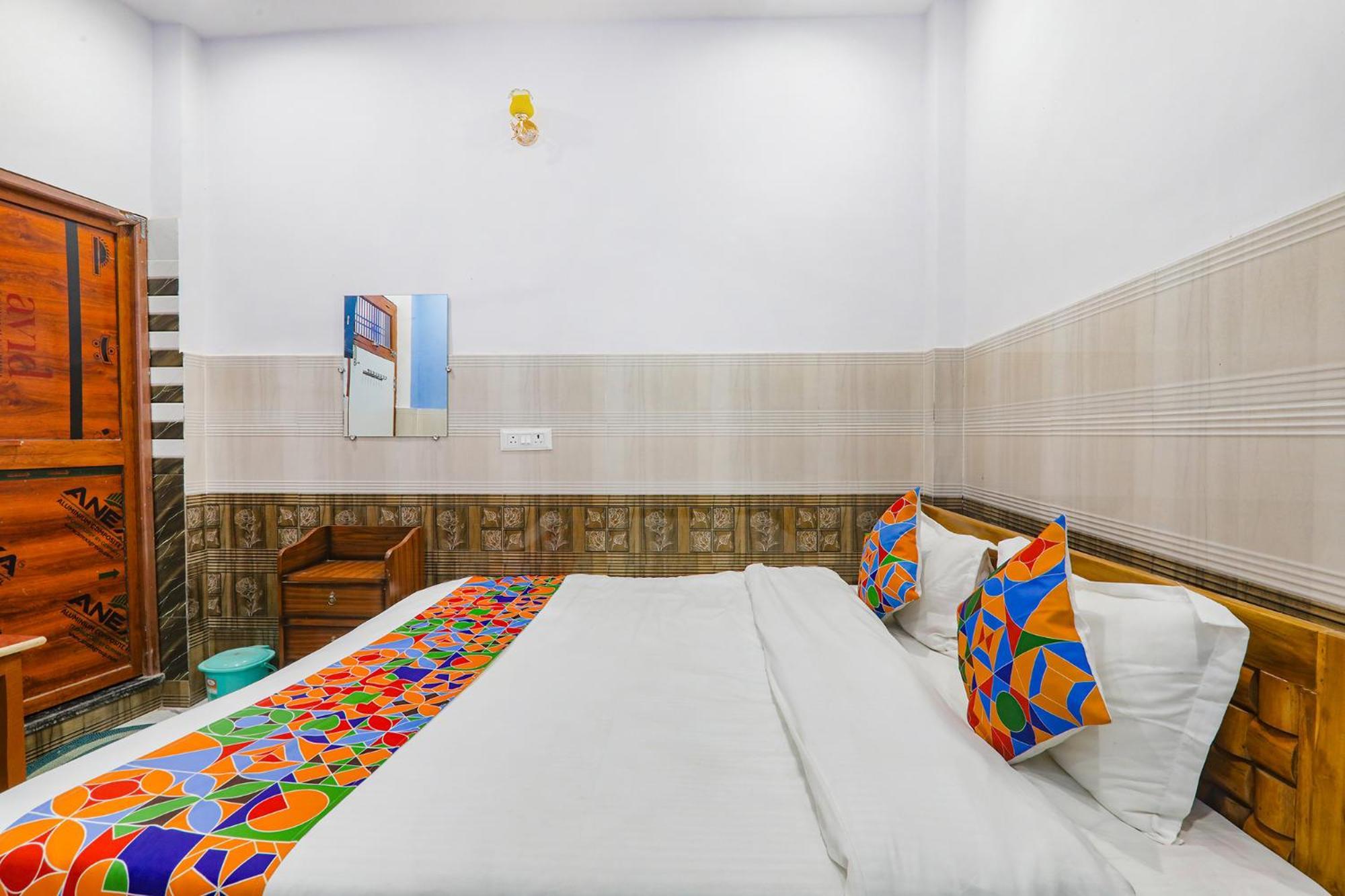 Hotel Fabexpress Shree Siya Raman - 500m From Shri Ram Janam Bhumi Ayodhya