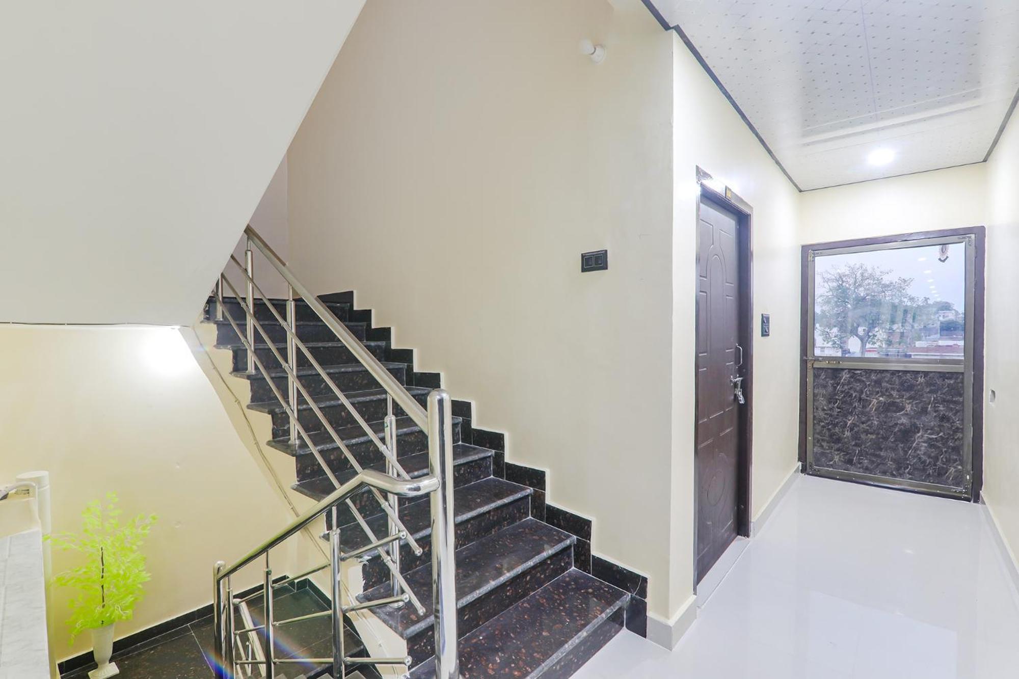 Fabexpress Awadh - 400m From Shri Ram Janam Bhumi