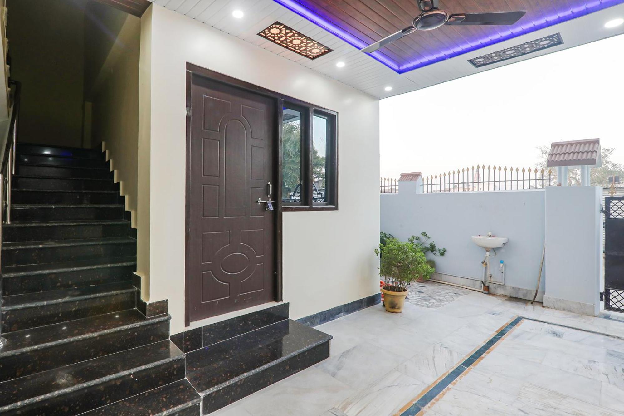 Fabexpress Awadh - 400m From Shri Ram Janam Bhumi 3* Ayodhya