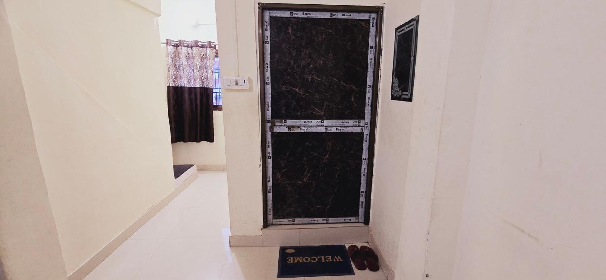 Guest house Ramlala Paying Just 100m From Saryu Ghat,