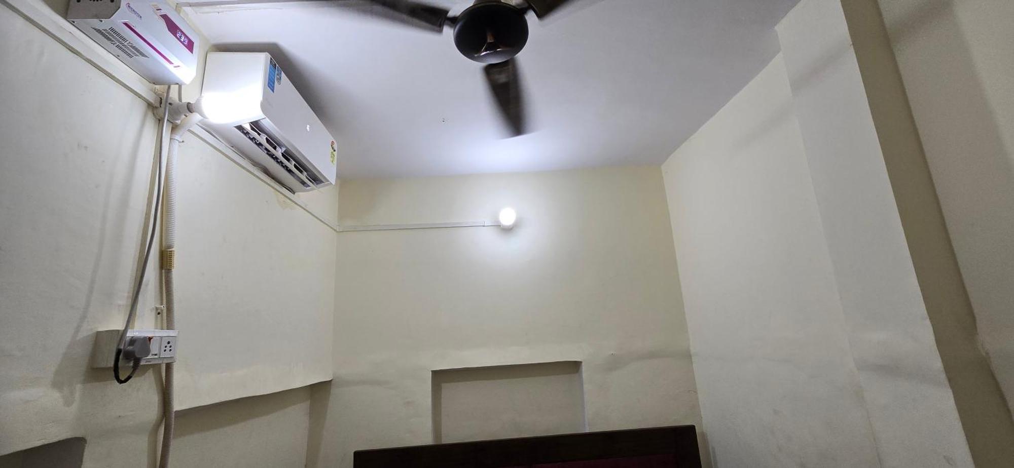 Guest house Ramlala Paying Just 100m From Saryu Ghat, *