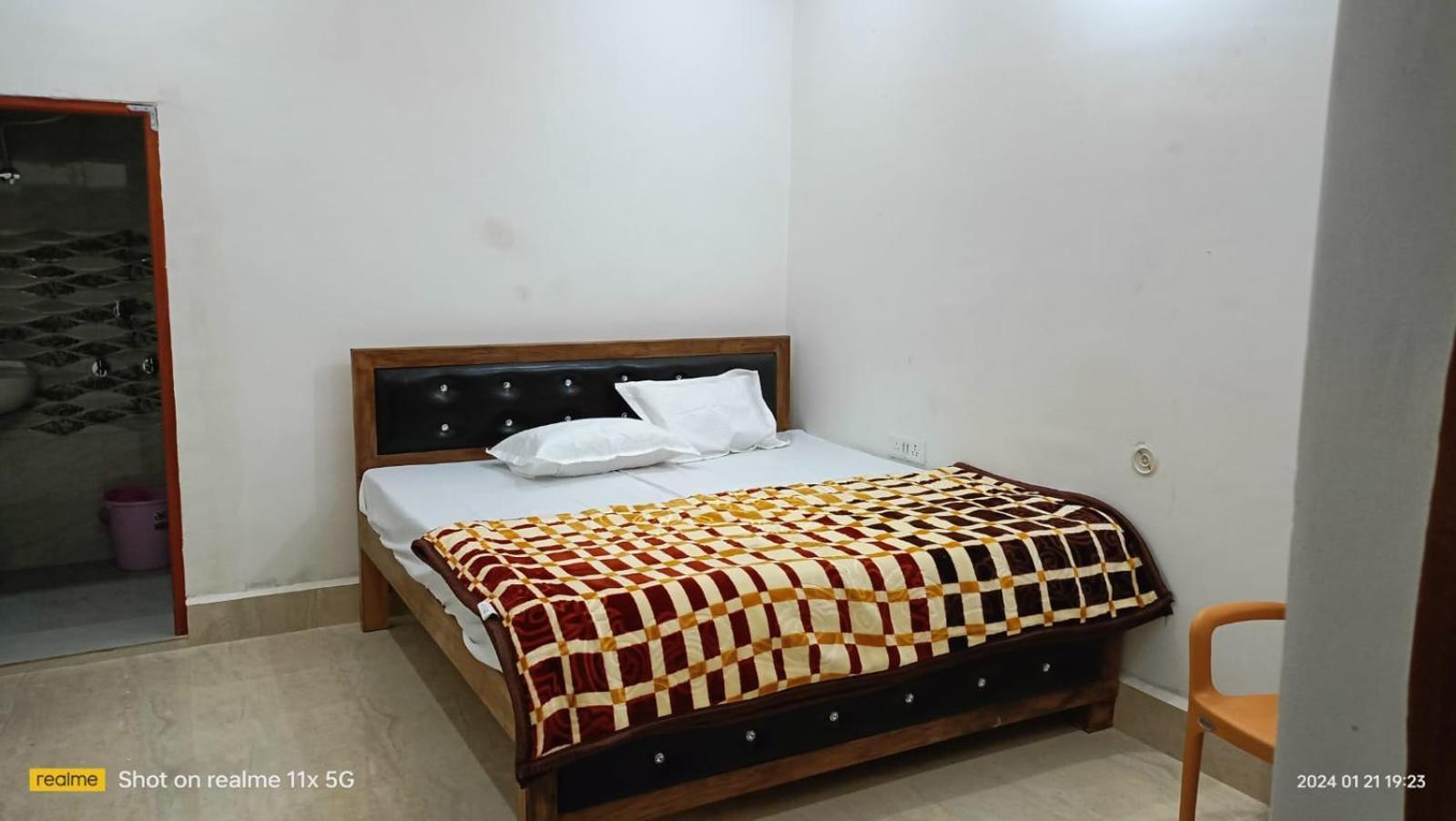 Aman Palace Guest house