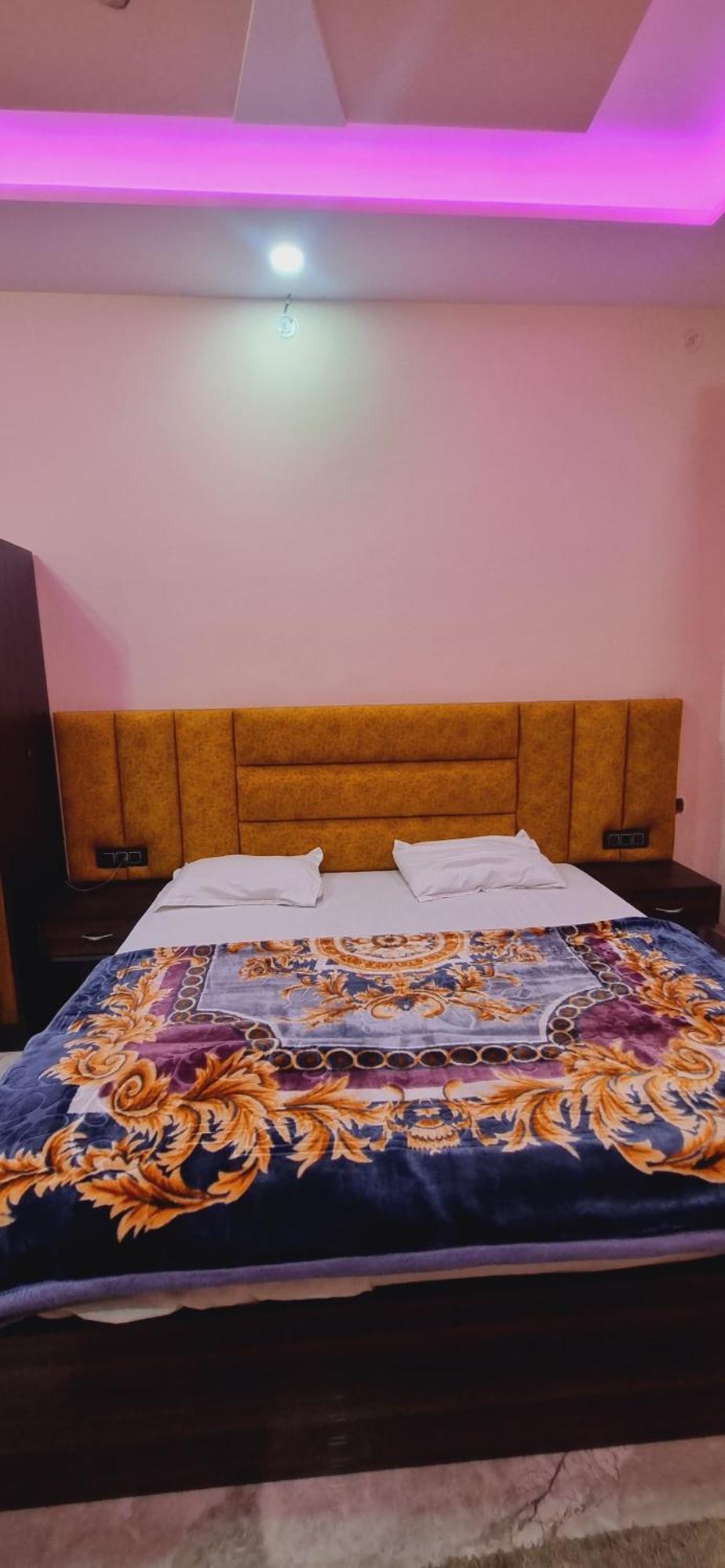 Surya Palace Hotel Ayodhya