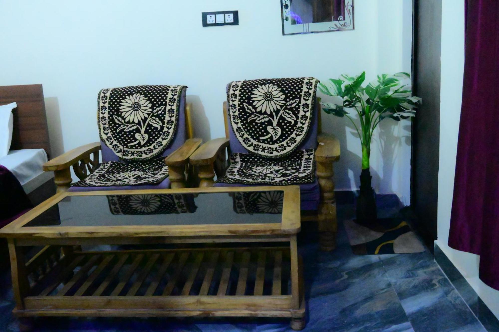 Shraddha A Luxury In Guest house Ayodhya