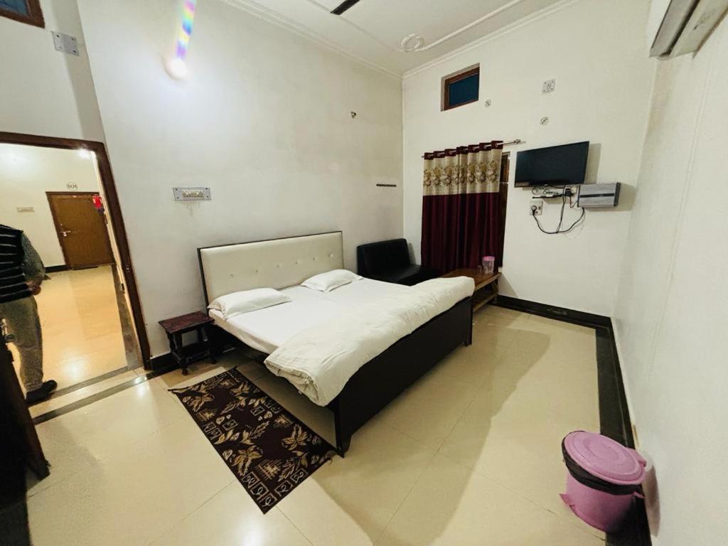 Hanumant Palace Hotel *
