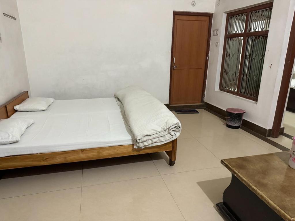 Hotel Hanumant Palace Ayodhya