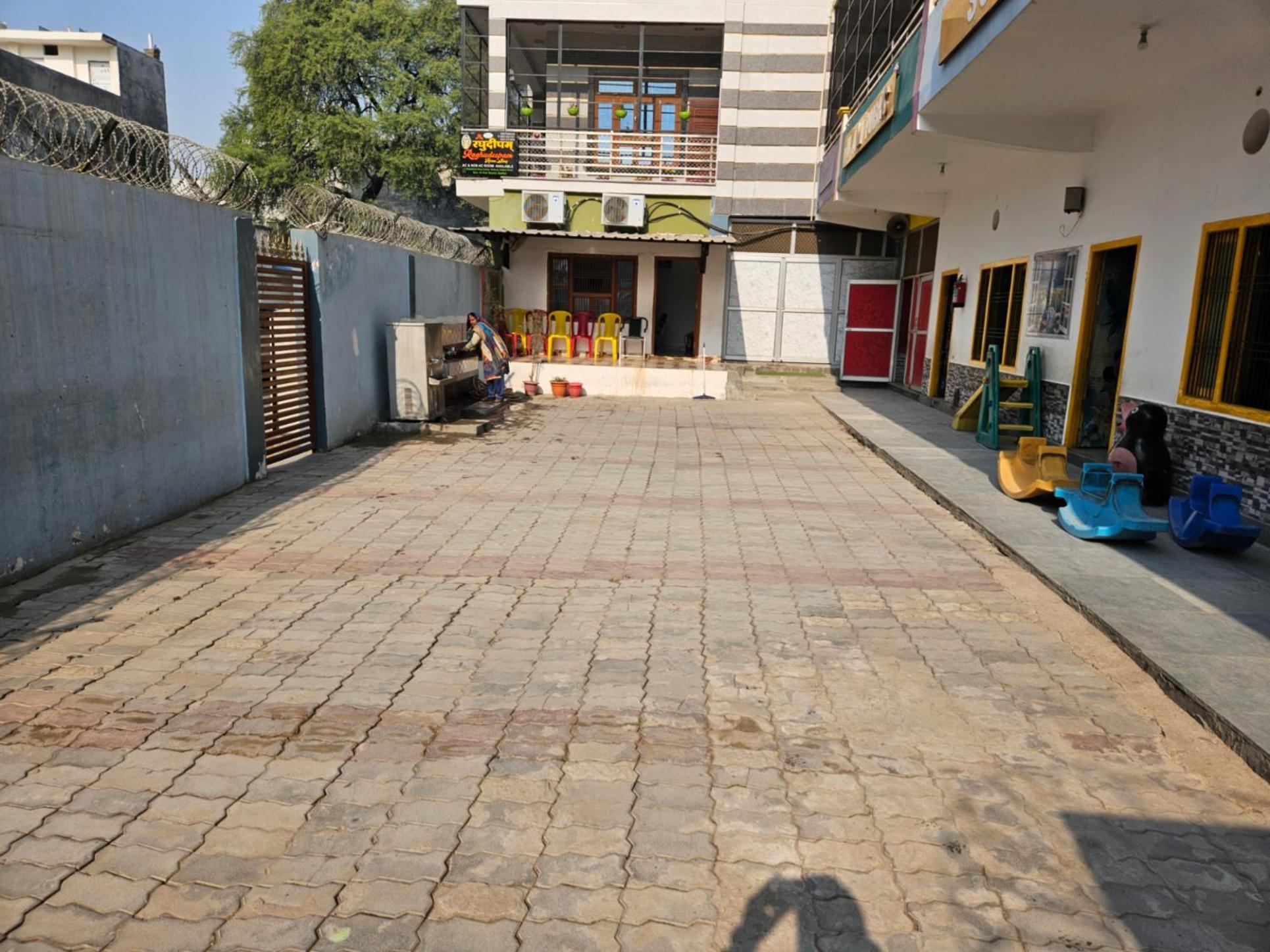 Homestay Raghudeepam Ayodhya