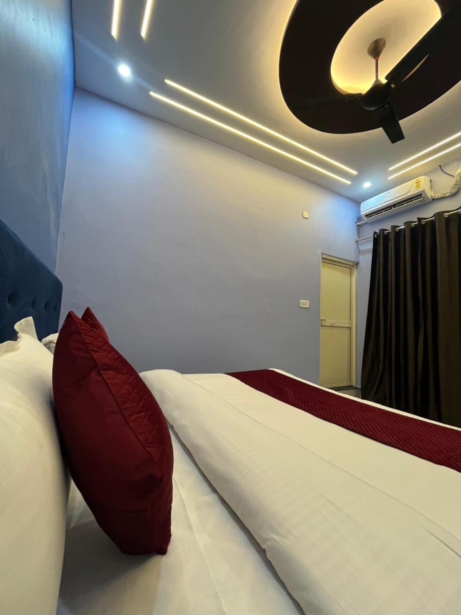 Arya Kulam Palace Hotel Ayodhya