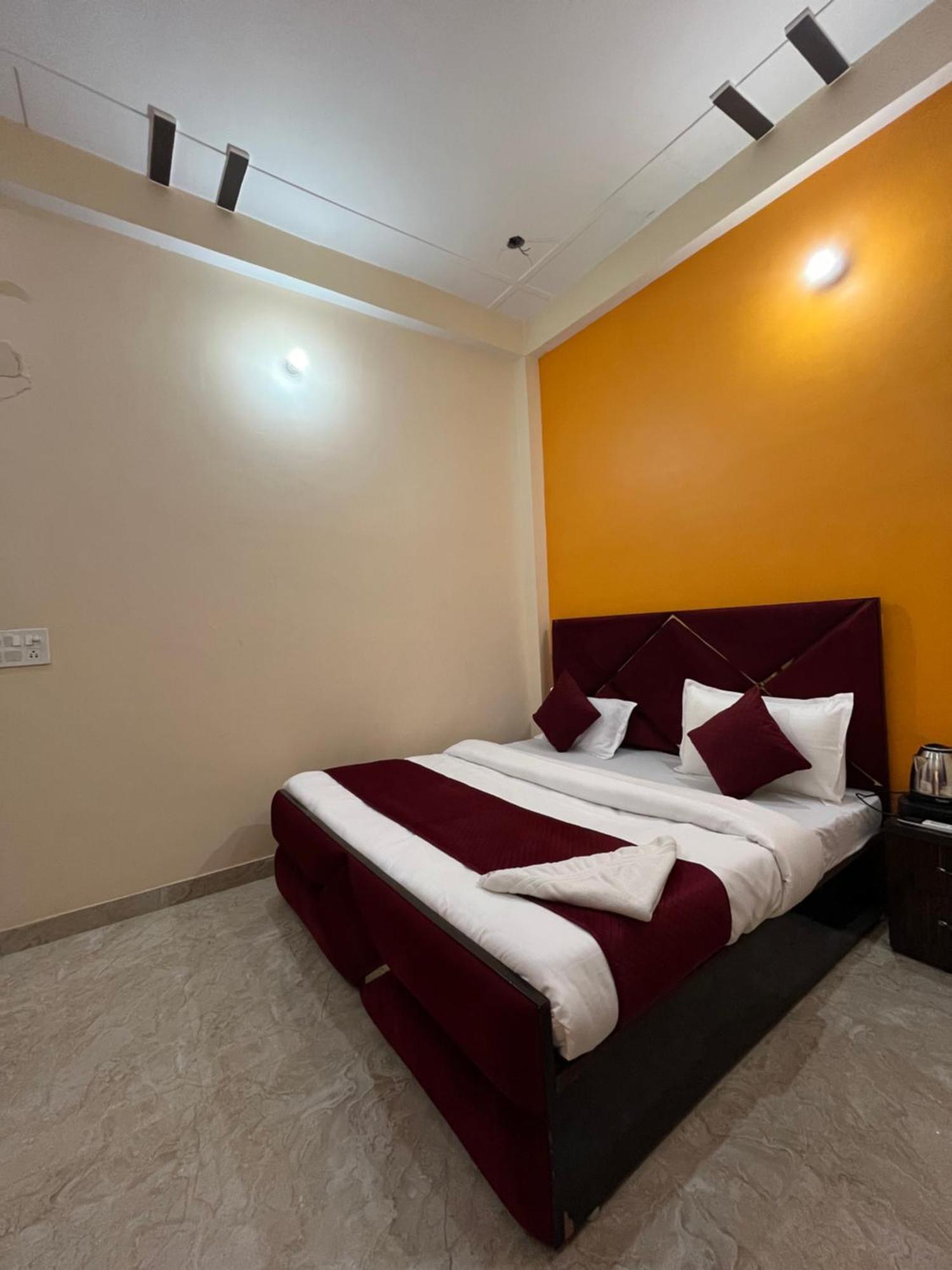 Arya Kulam Palace Hotel