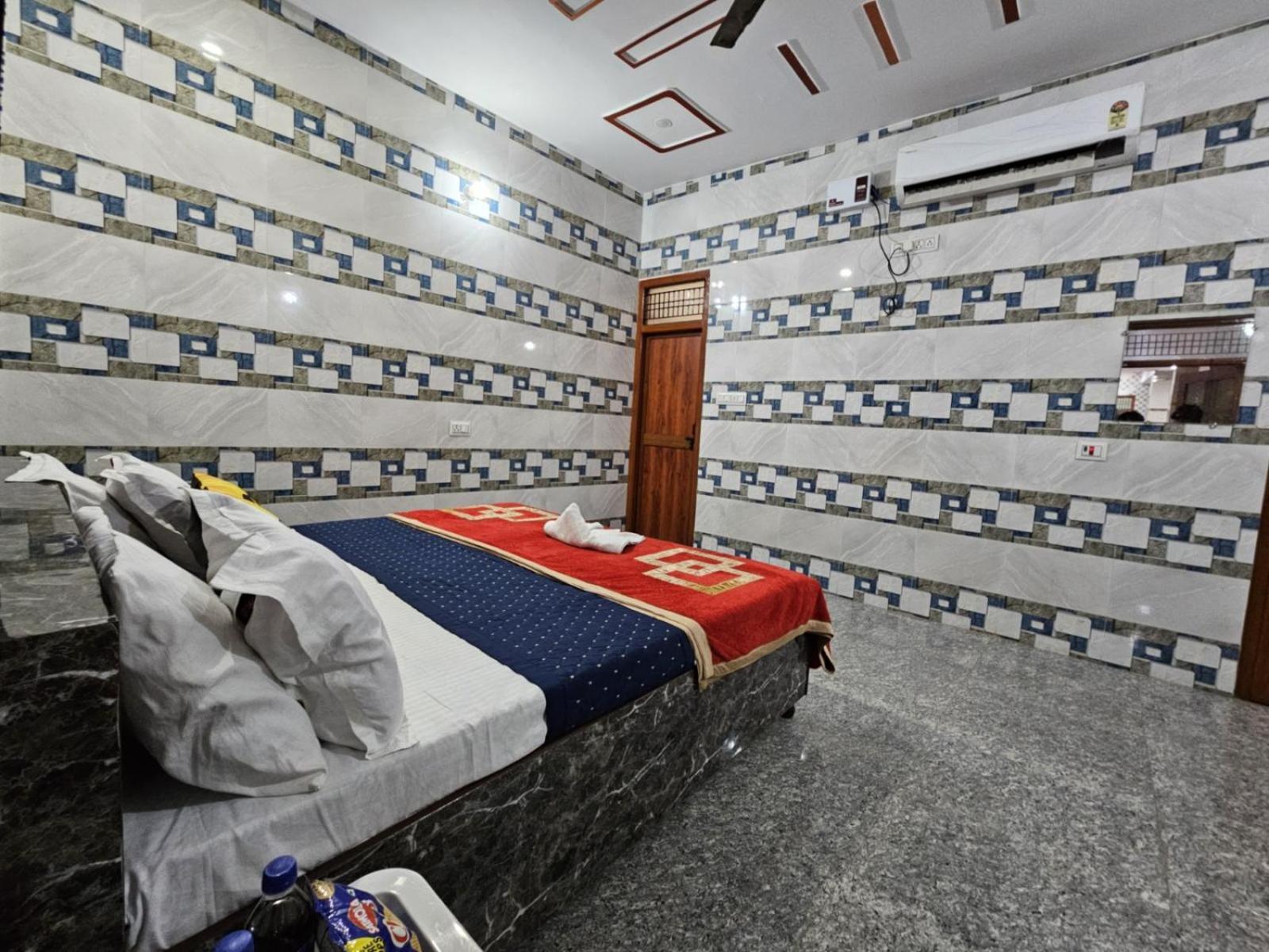 Homestay Sri Lal Punjabi Palace *