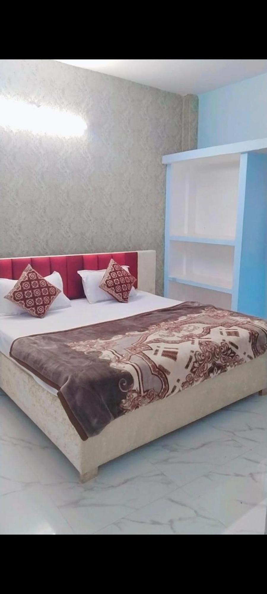 Guest house Raj Palace Near Dham Mandir Ayodhya