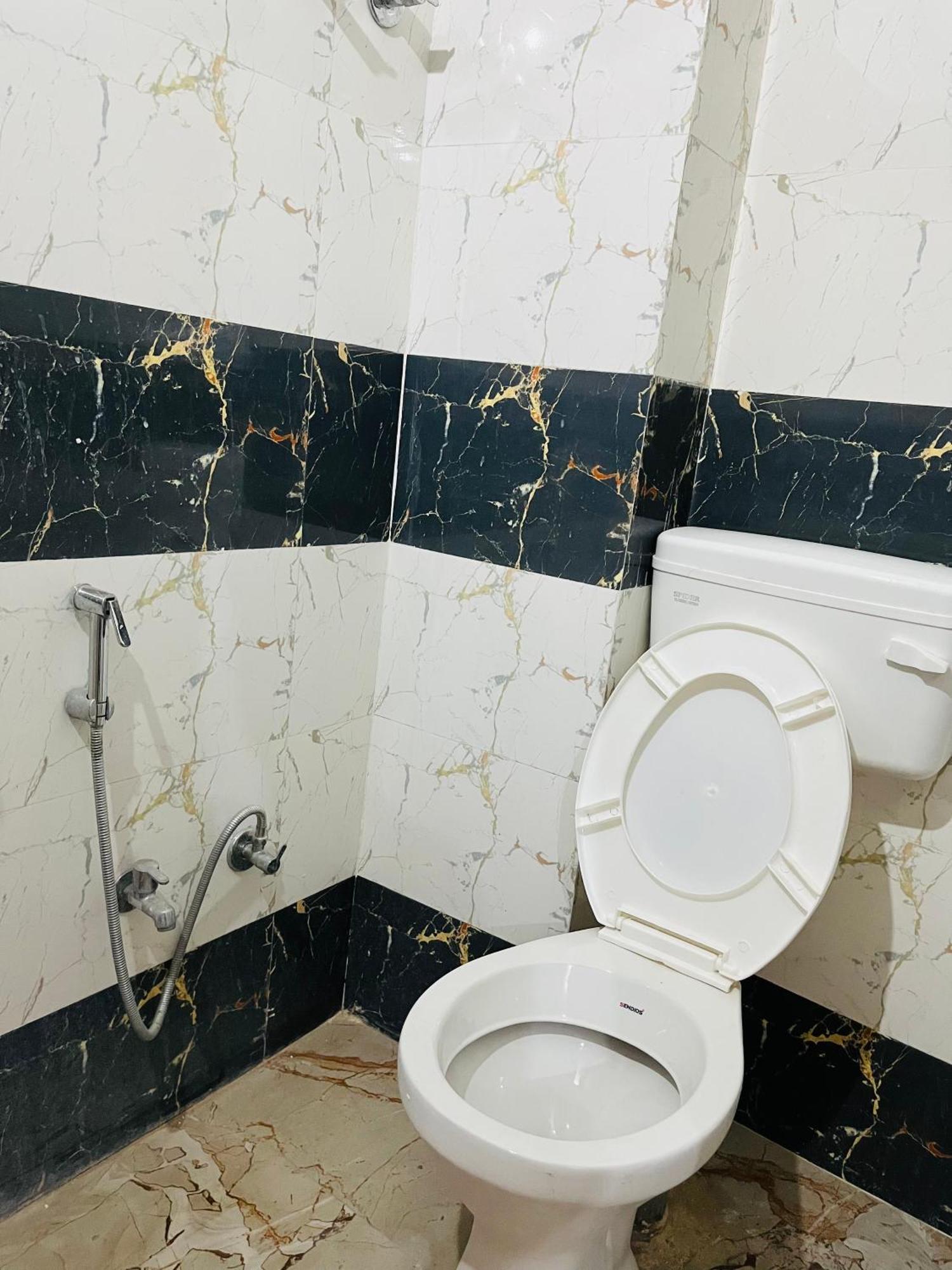 Guest house Ashoka Aashram Premium 800 Meters From Ram Mandir
