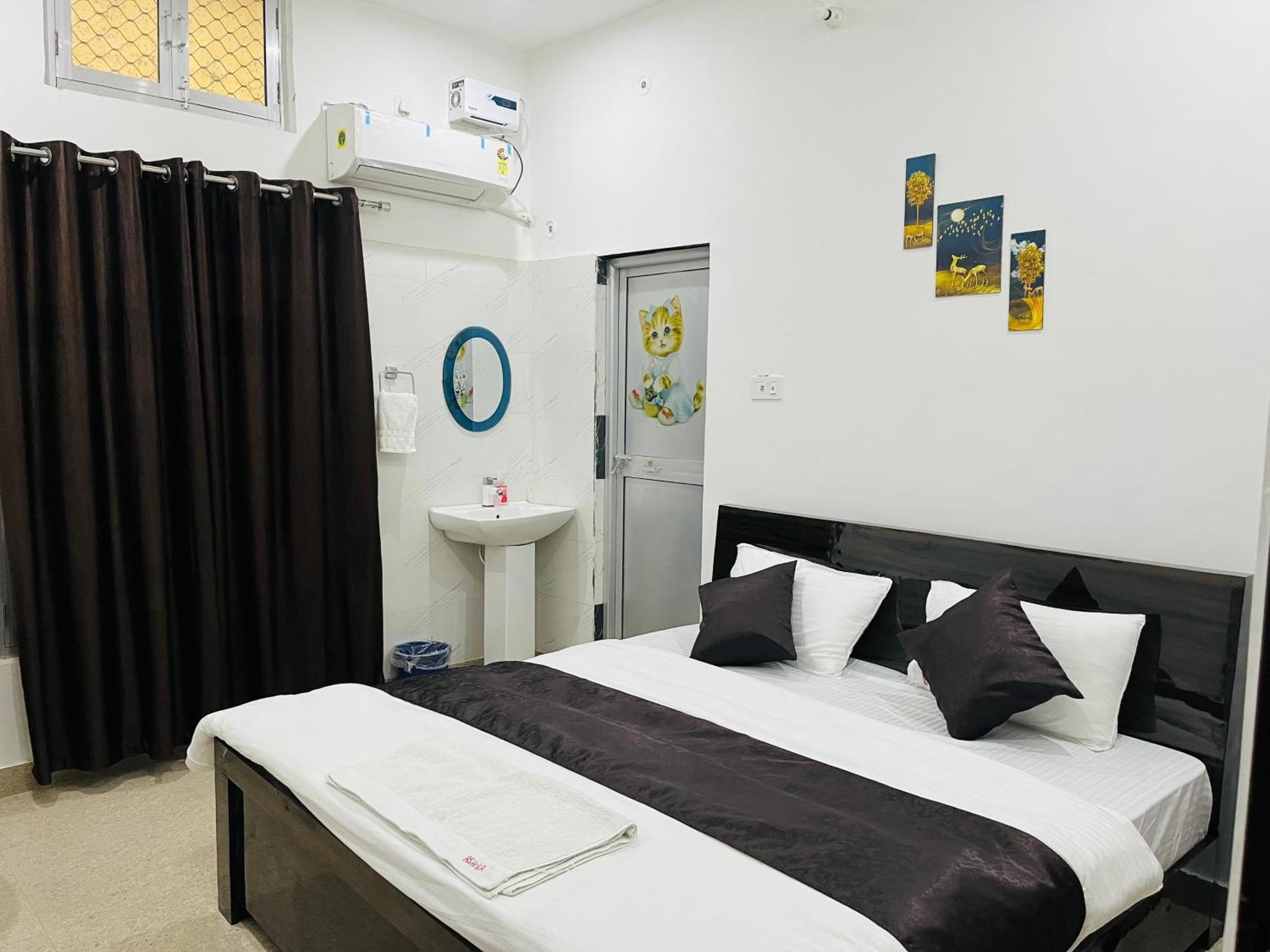 Guest house Ashoka Aashram Premium 800 Meters From Ram Mandir
