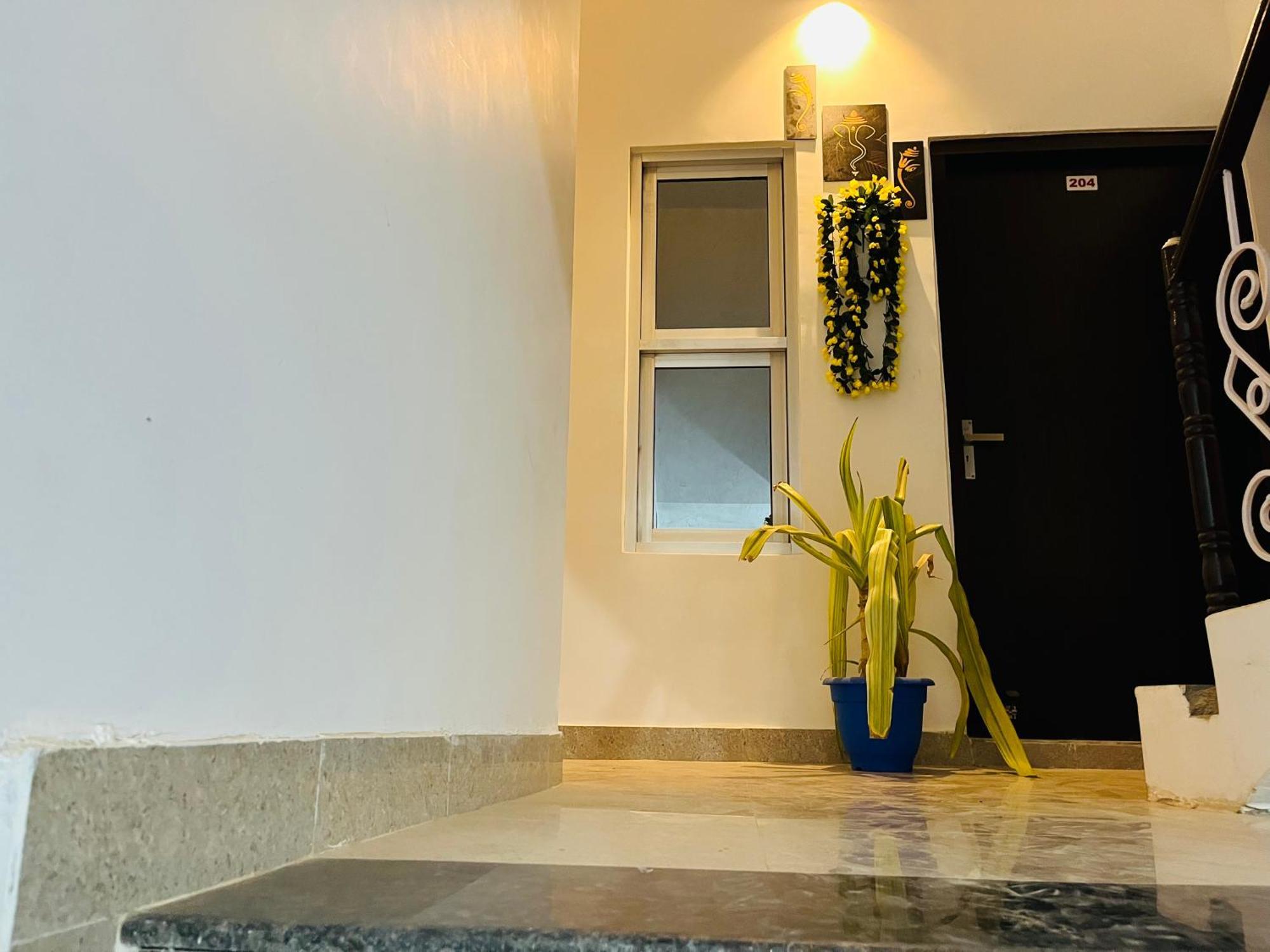 Guest house Ashoka Aashram Premium 800 Meters From Ram Mandir Ayodhya