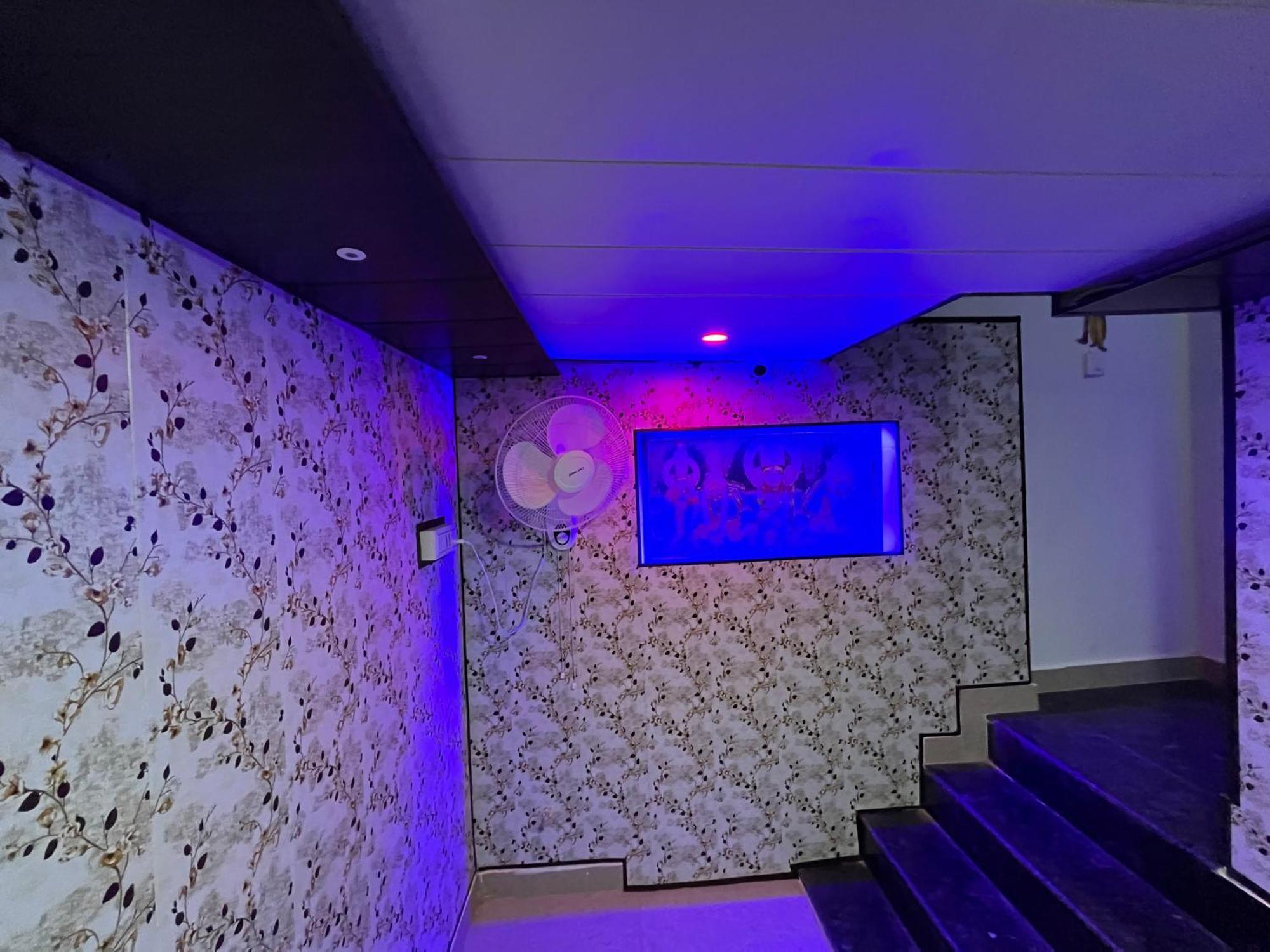Guest house Ashoka Aashram Premium 800 Meters From Ram Mandir Ayodhya