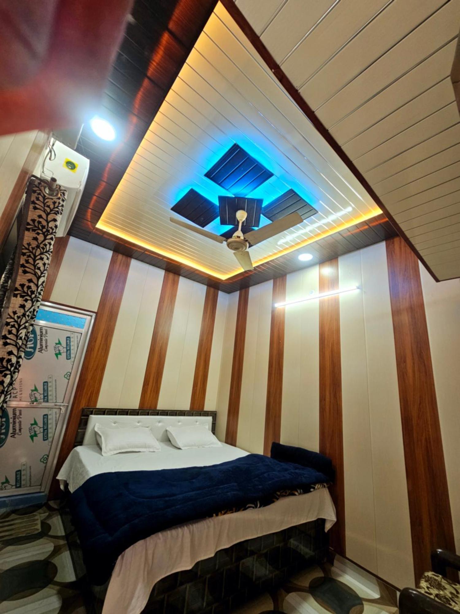 Shree Rameshwaram Palace & * Ayodhya
