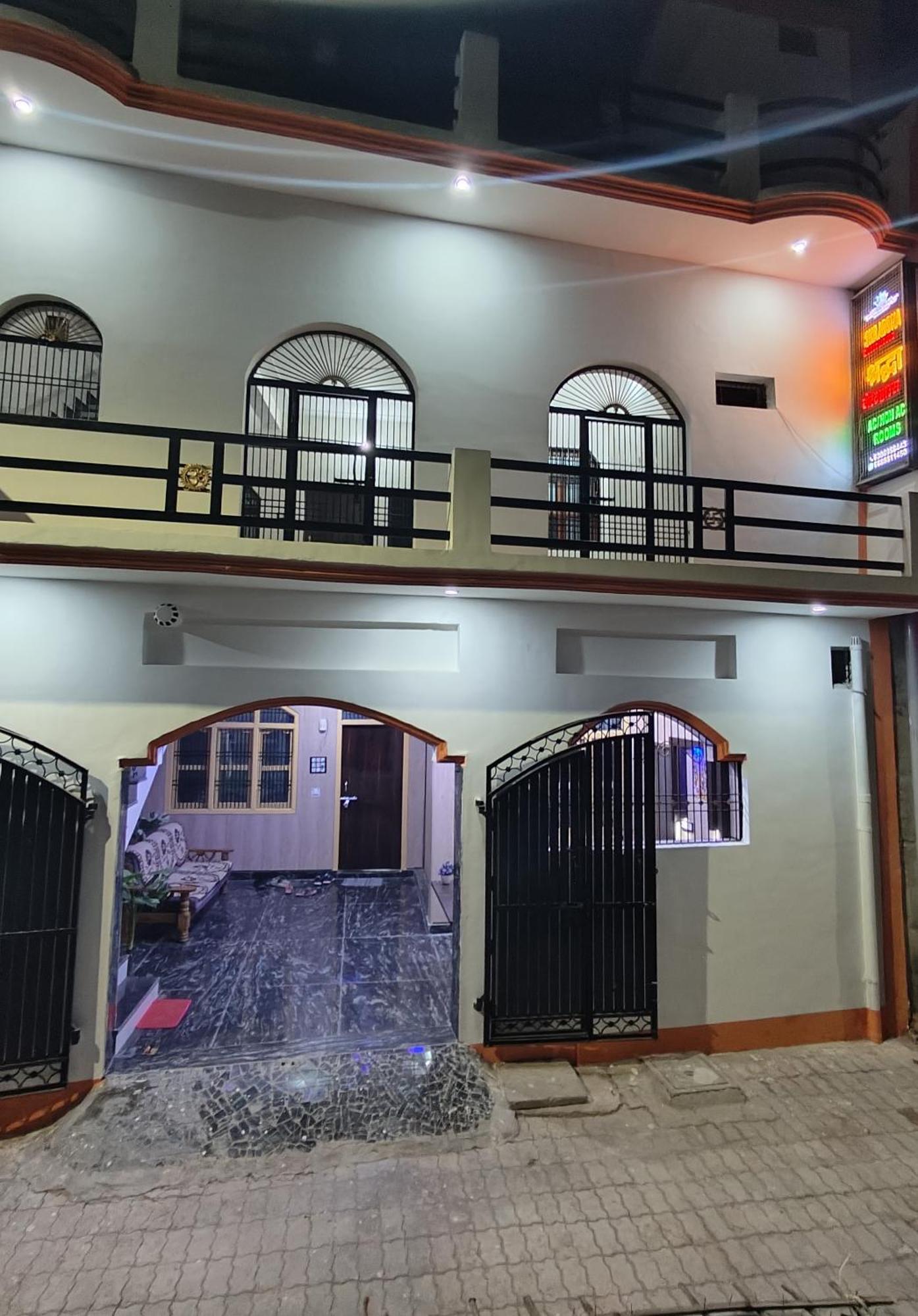 Shraddha A Luxury In Guest house *