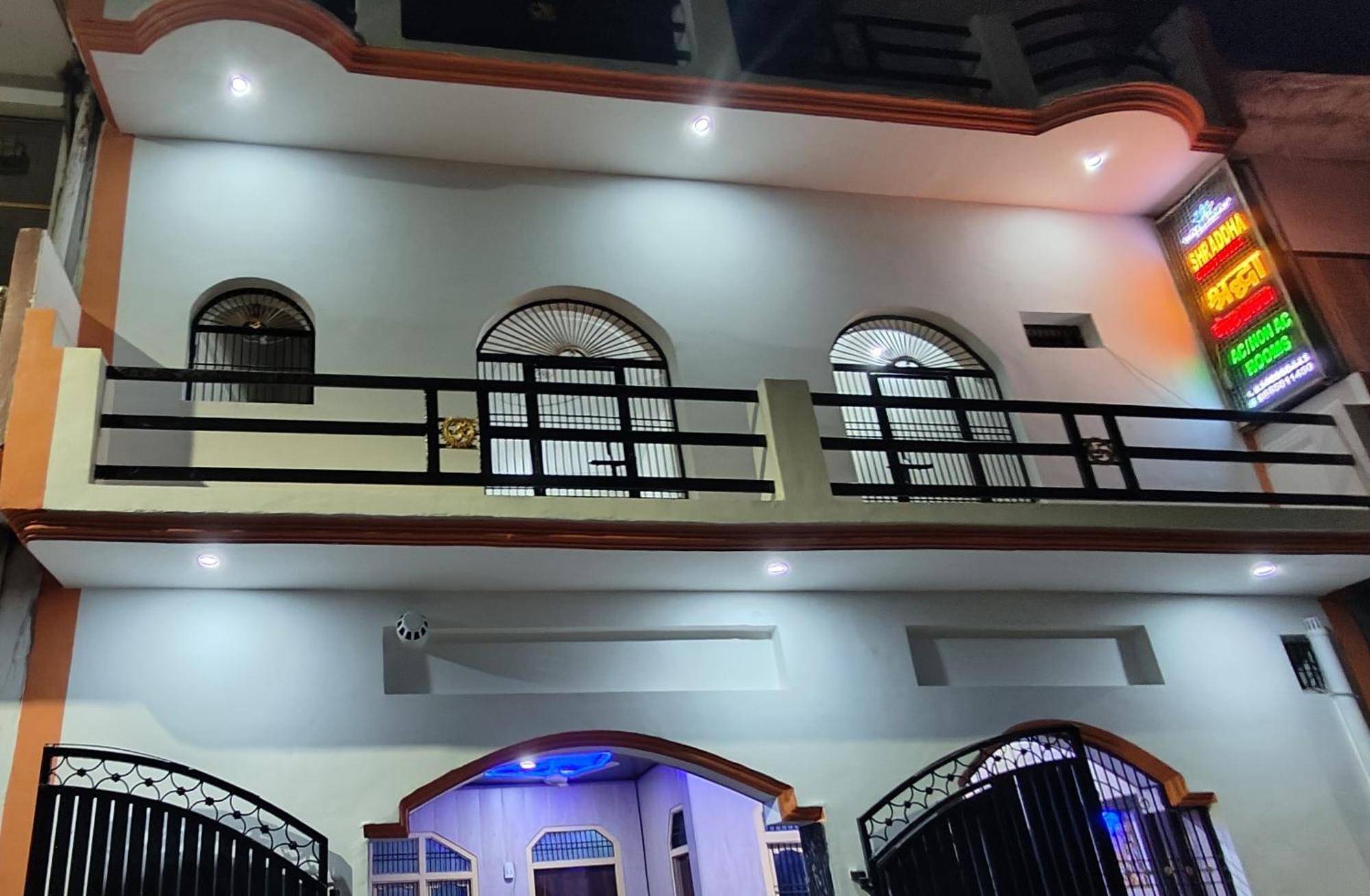 Guest house Shraddha A Luxury In Ayodhya